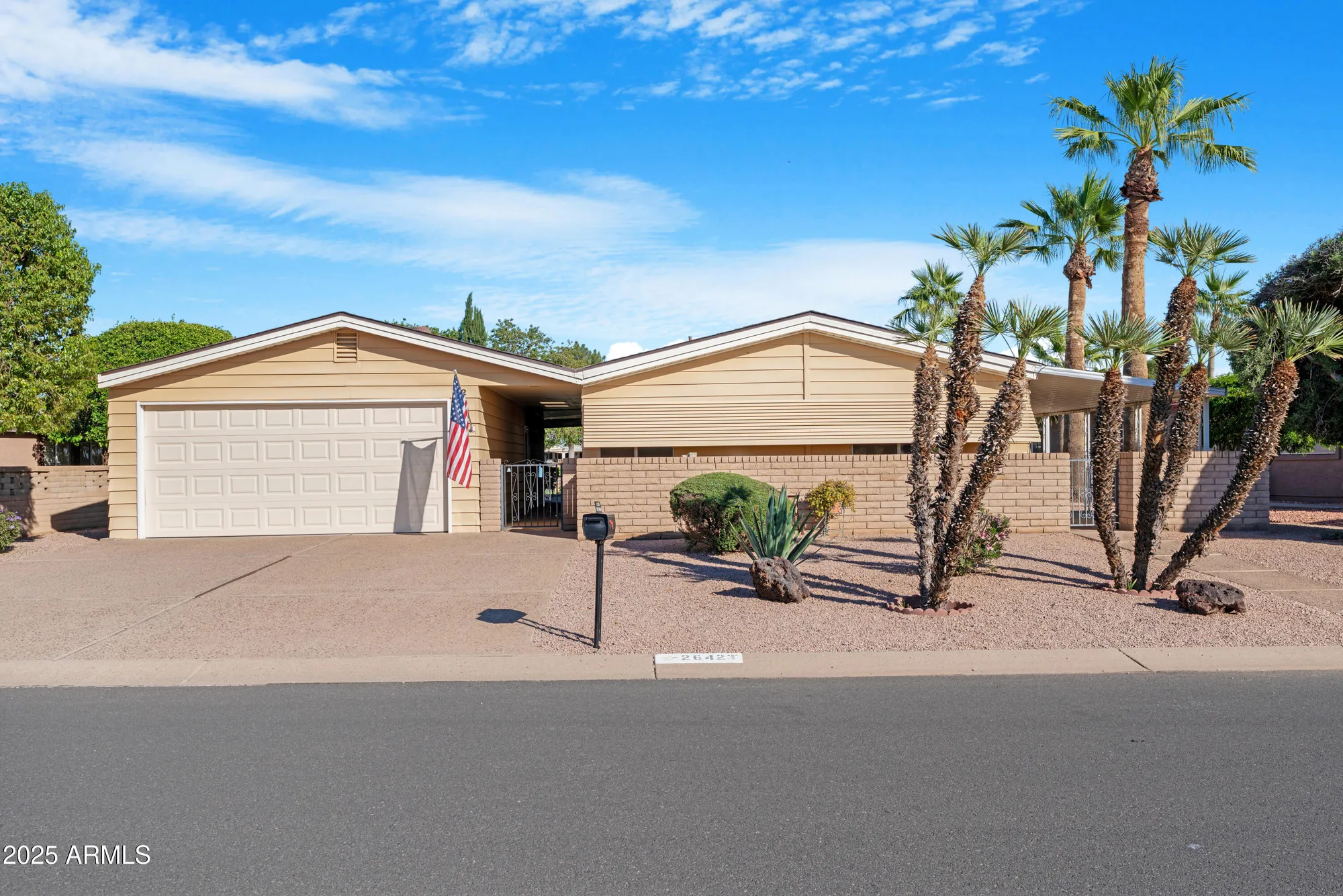 Property Slideshow image 4 of 44 | 26423 s lakeview dr, Sun Lakes, AZ, 85248