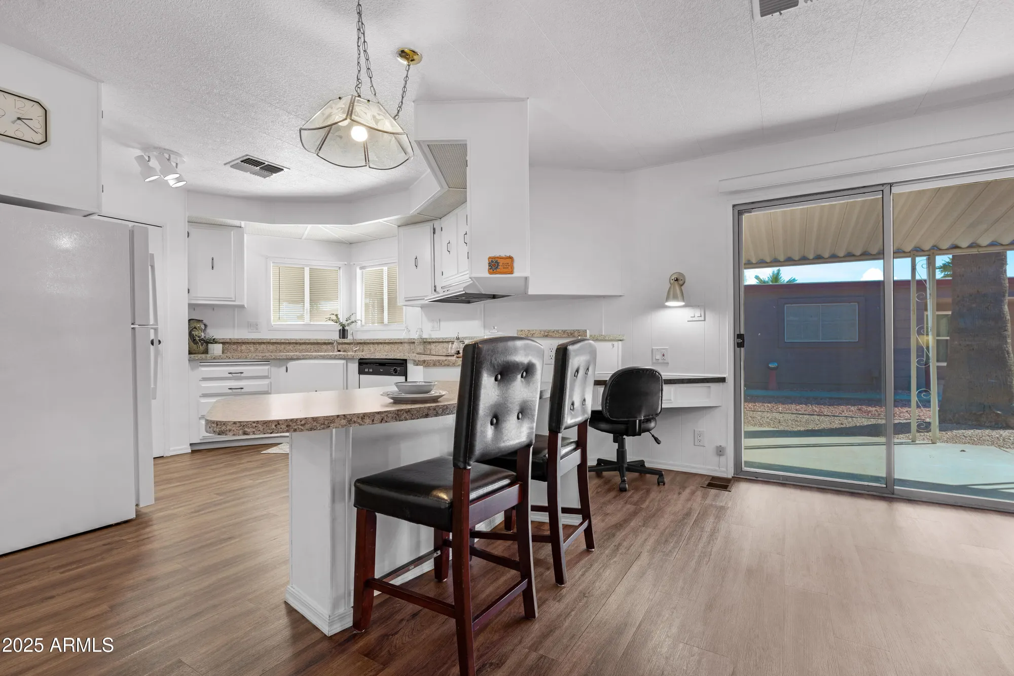 Property Slideshow image 12 of 44 | 26423 s lakeview dr, Sun Lakes, AZ, 85248