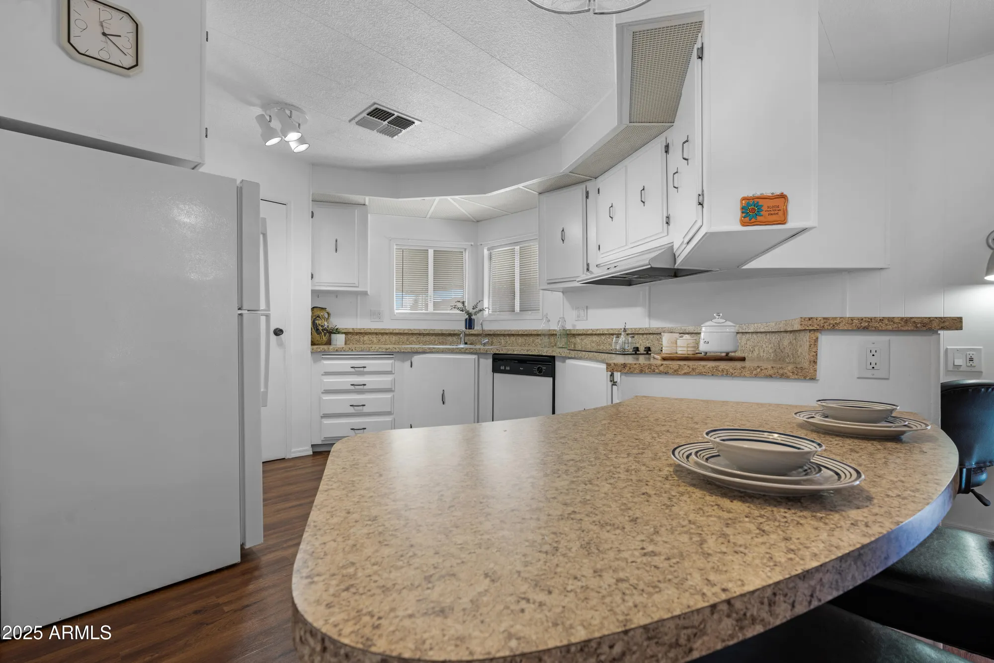 Property Slideshow image 13 of 44 | 26423 s lakeview dr, Sun Lakes, AZ, 85248