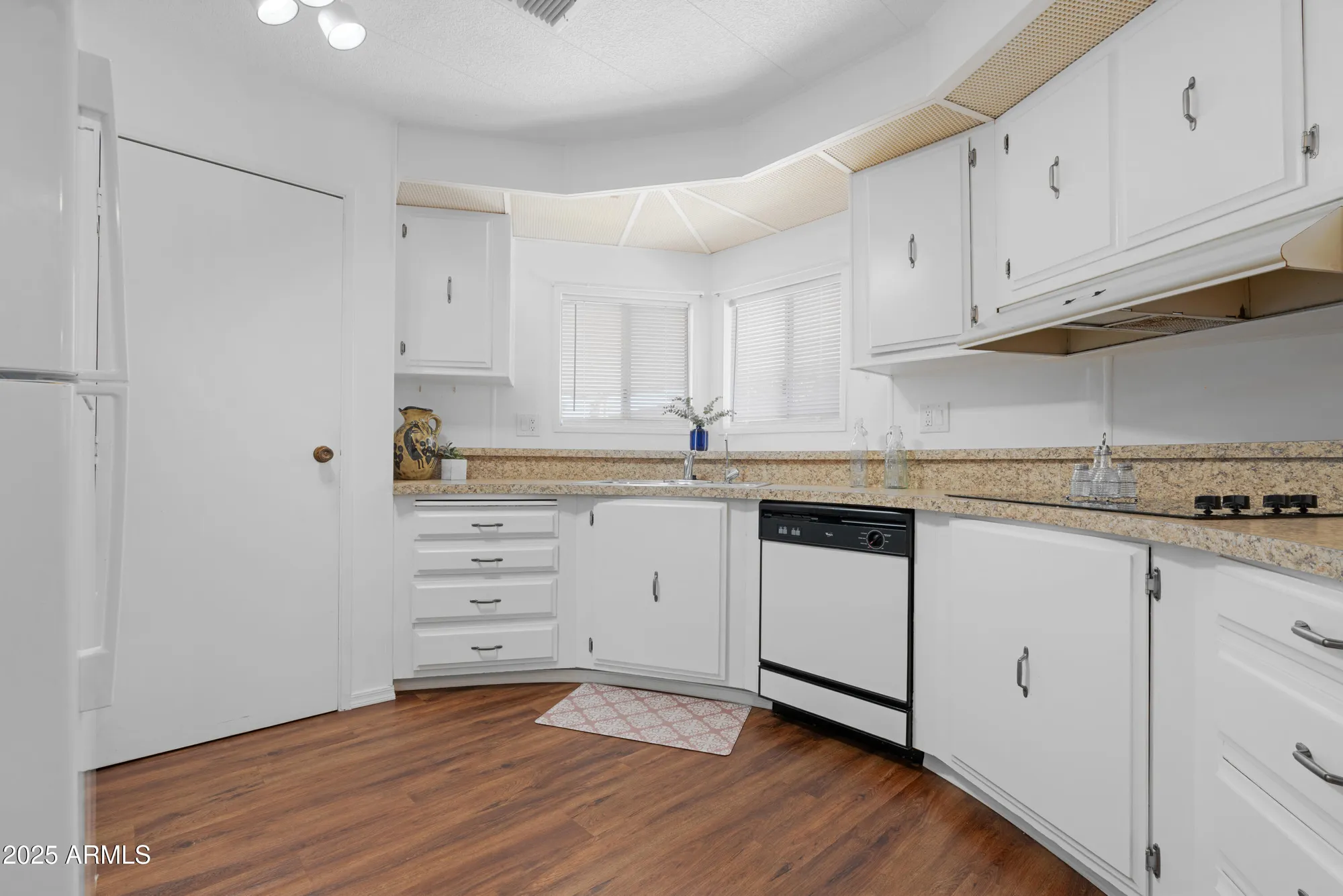 Property Slideshow image 15 of 44 | 26423 s lakeview dr, Sun Lakes, AZ, 85248