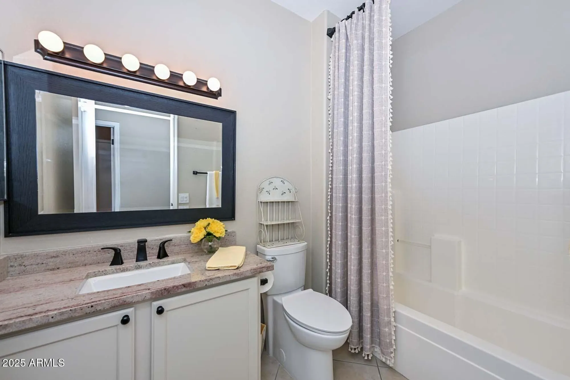 Property Slideshow image 16 of 32 | 15984 w indigo ln, Surprise, AZ, 85374