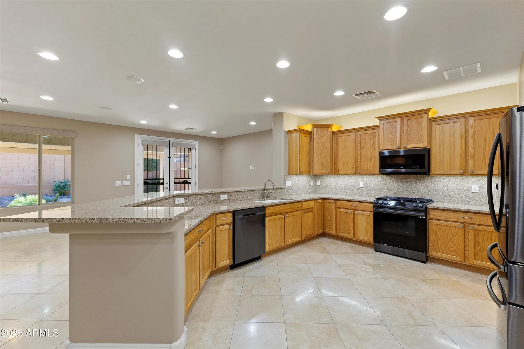 Property Slideshow image 14 of 39 | 27065 w tonto ln, Buckeye, AZ, 85396