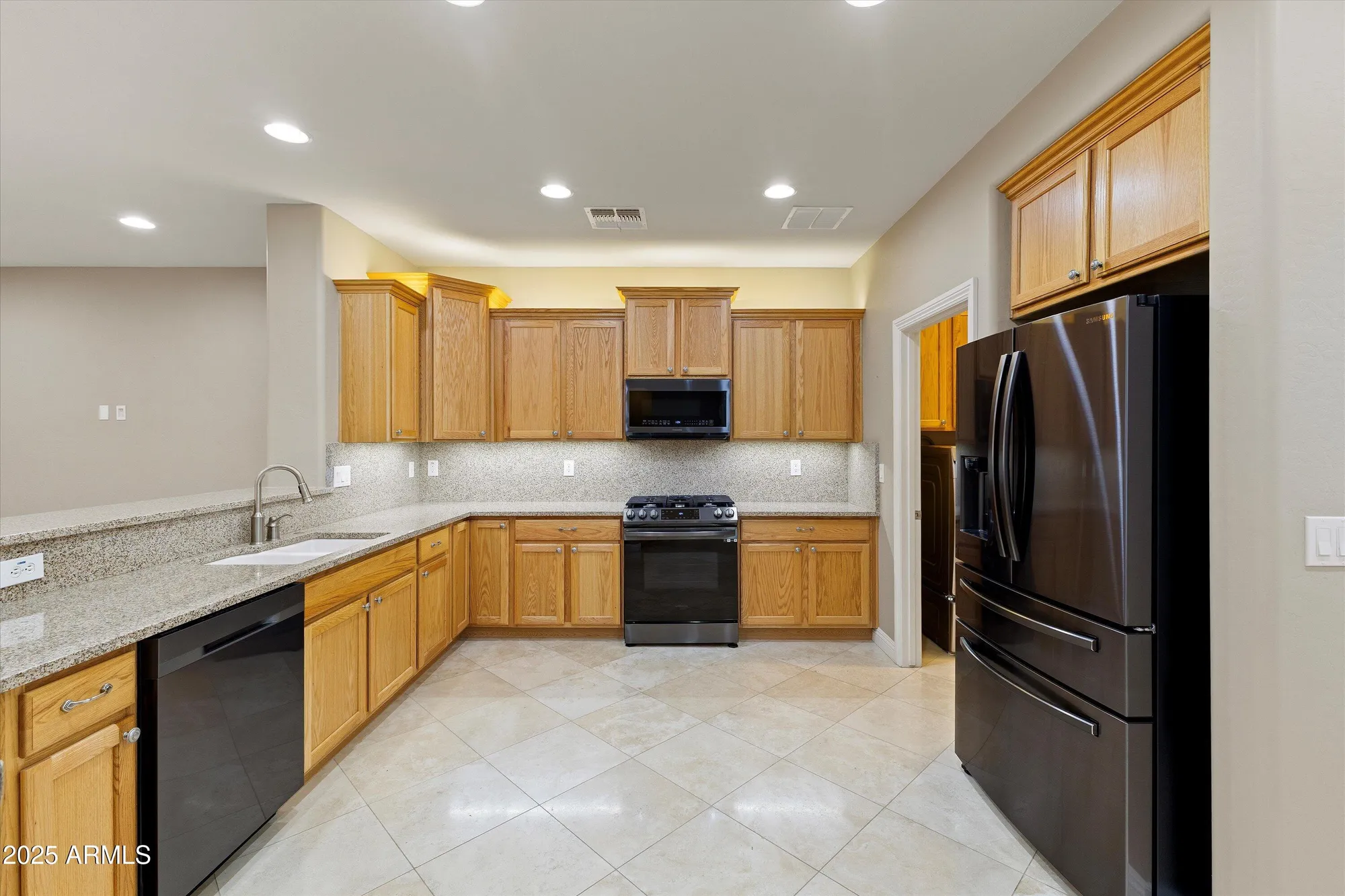 Property Slideshow image 13 of 39 | 27065 w tonto ln, Buckeye, AZ, 85396