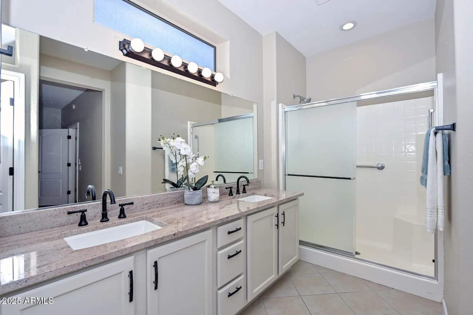 Property Slideshow image 13 of 32 | 15984 w indigo ln, Surprise, AZ, 85374