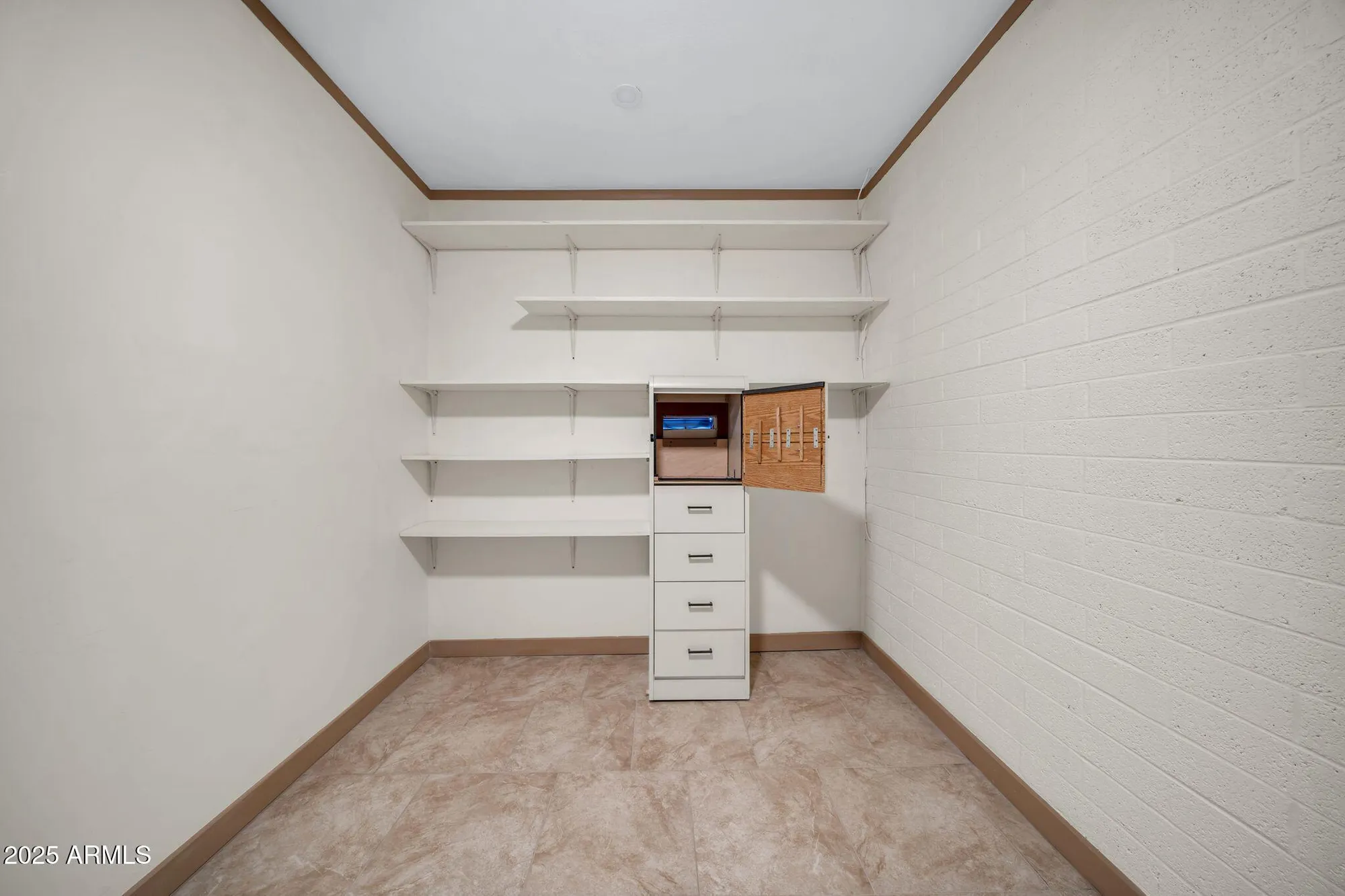 Property Slideshow image 24 of 37 | 10517 w cumberland dr, Sun City, AZ, 85351