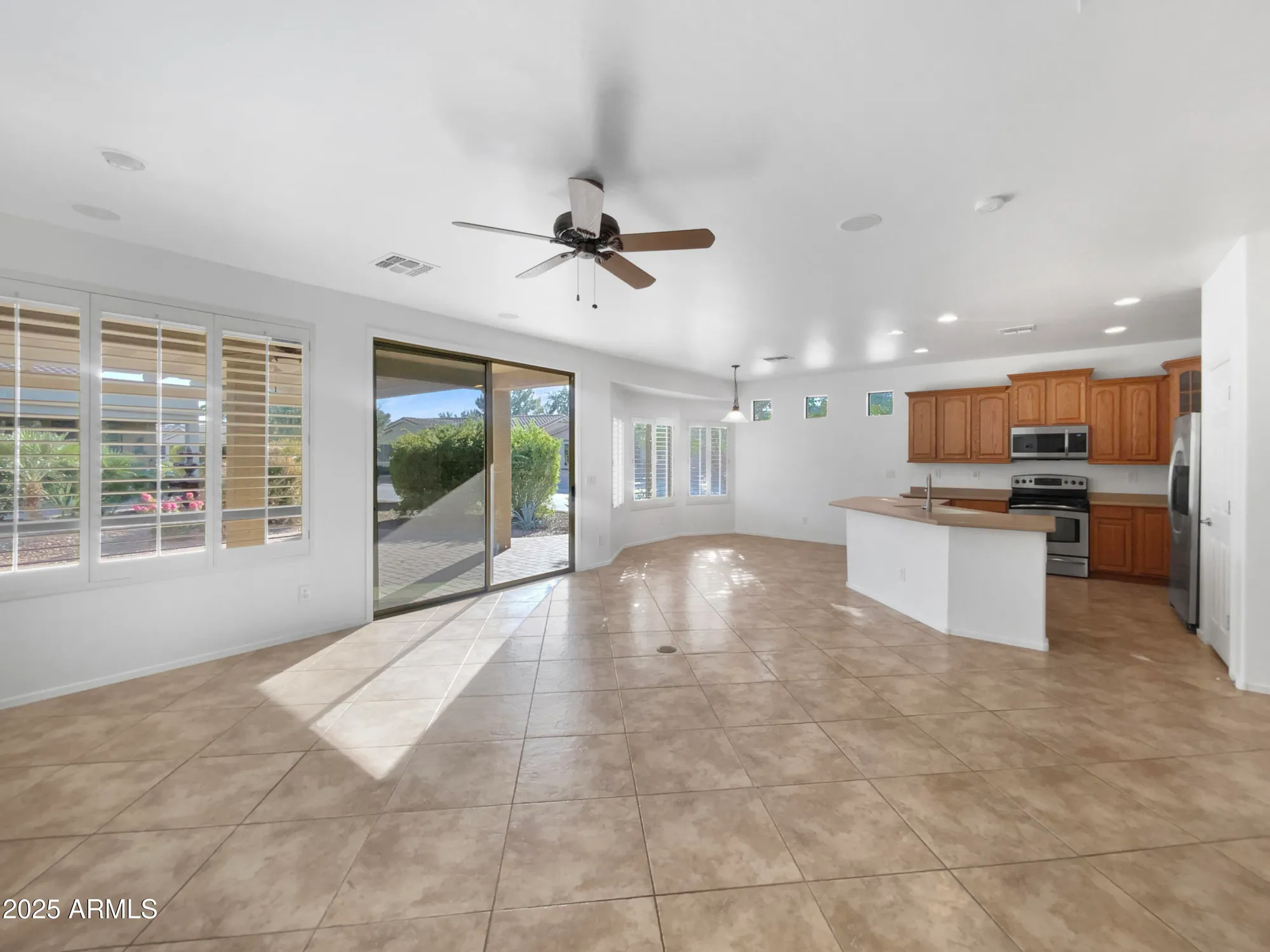 Property Slideshow image 10 of 24 | 42643 w constellation dr, Maricopa, AZ, 85138