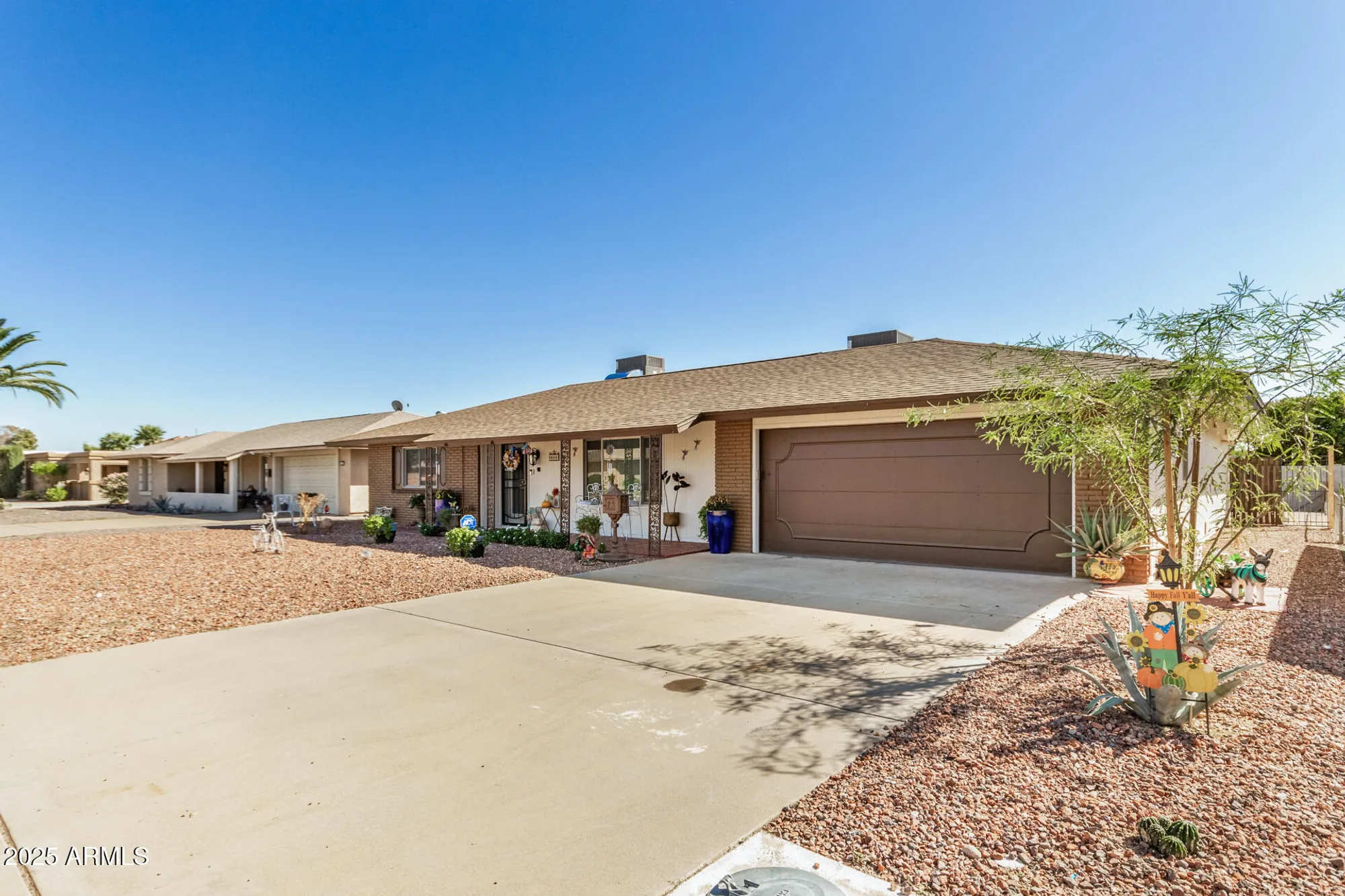 Property Slideshow image 2 of 32 | 9433 w greenway rd, Sun City, AZ, 85351