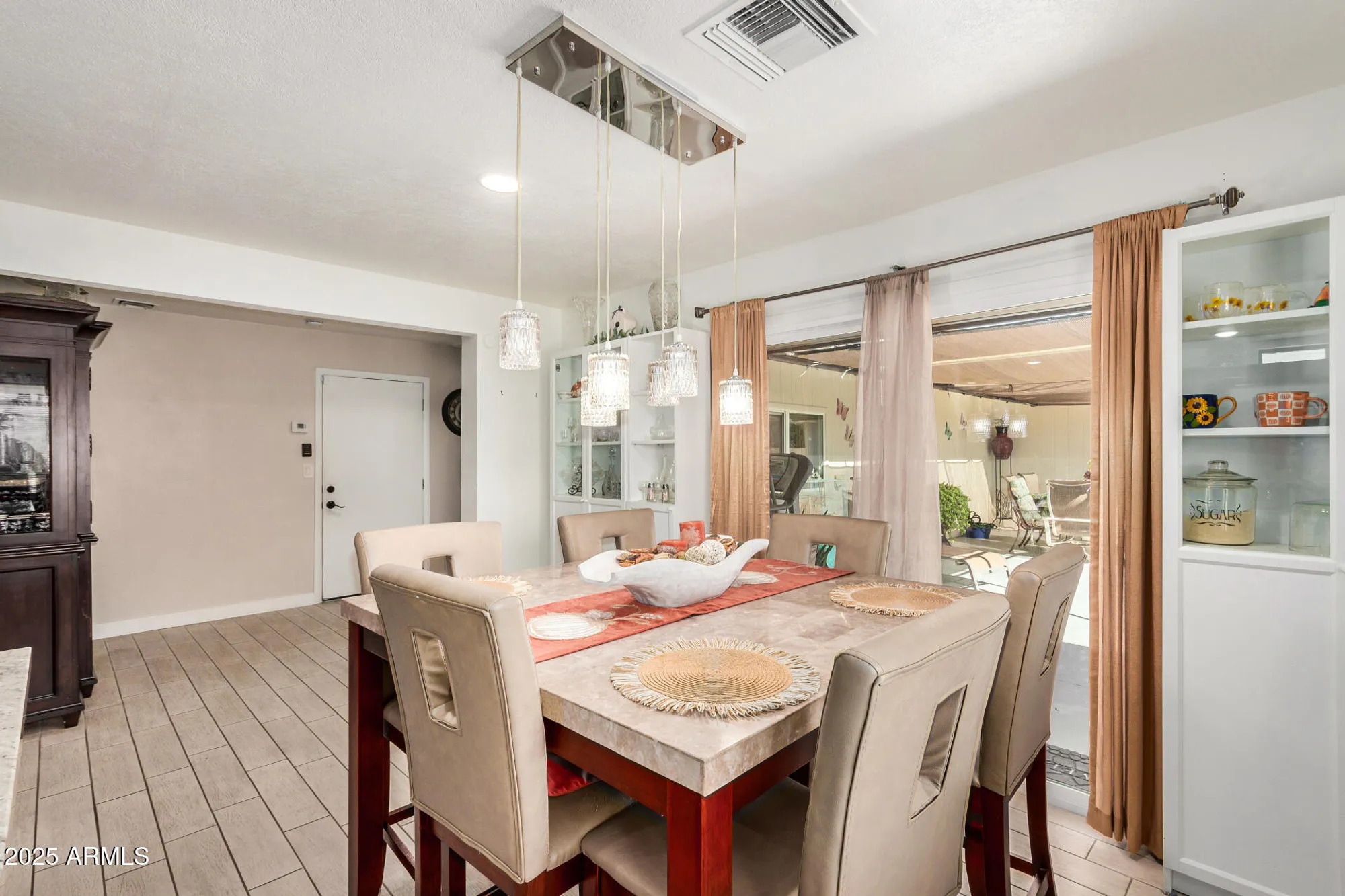 Property Slideshow image 12 of 32 | 9433 w greenway rd, Sun City, AZ, 85351