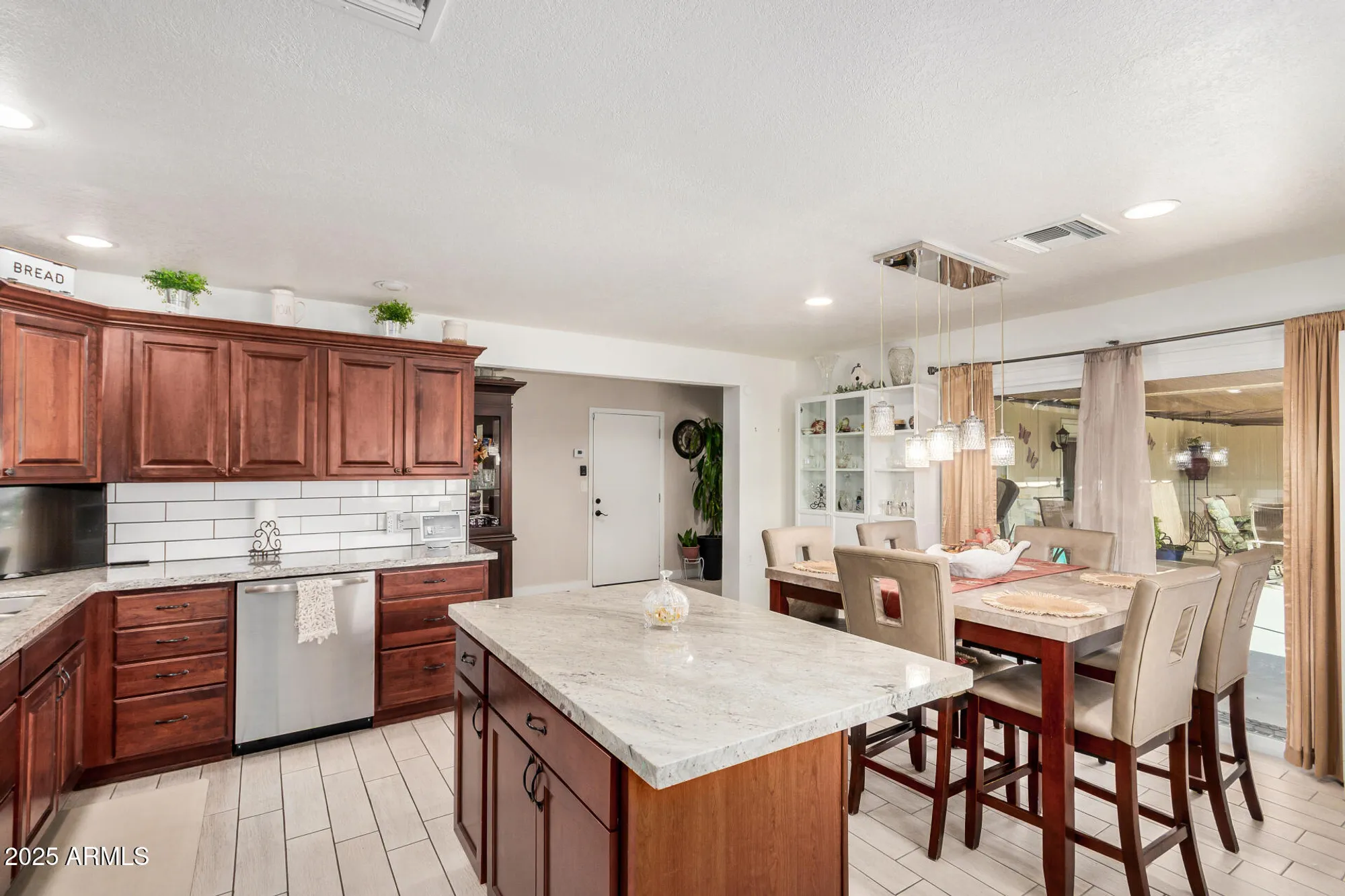 Property Slideshow image 14 of 32 | 9433 w greenway rd, Sun City, AZ, 85351