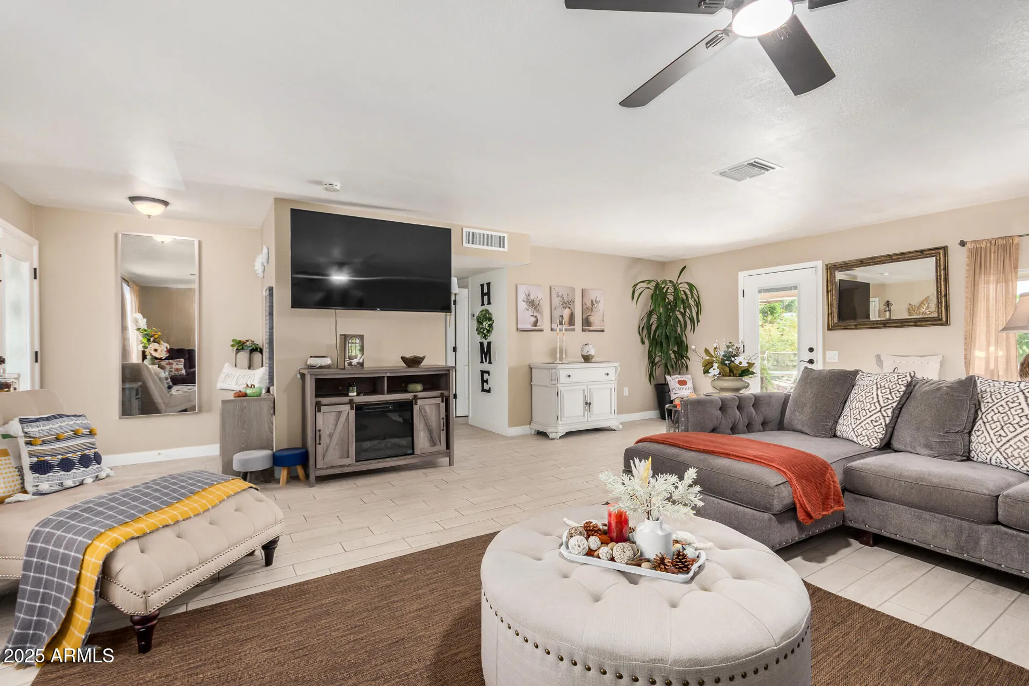 Property Slideshow image 9 of 32 | 9433 w greenway rd, Sun City, AZ, 85351