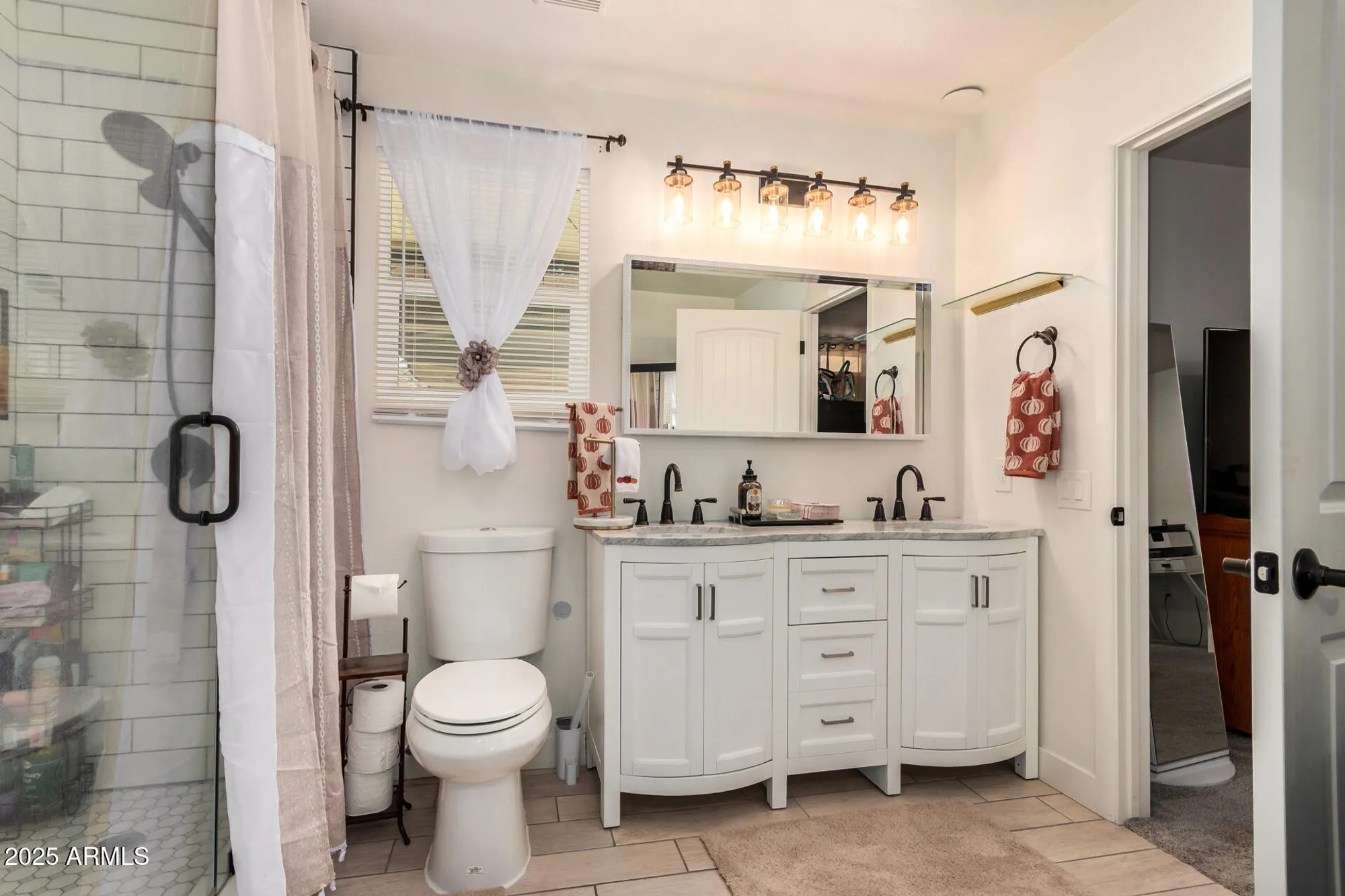 Property Slideshow image 21 of 32 | 9433 w greenway rd, Sun City, AZ, 85351