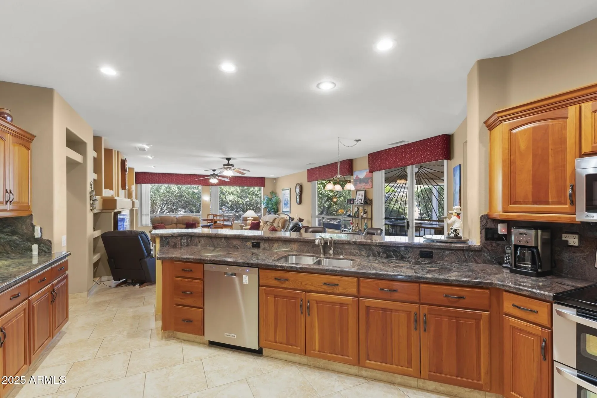 Property Slideshow image 18 of 57 | 16246 w scarlet canyon dr, Surprise, AZ, 85374