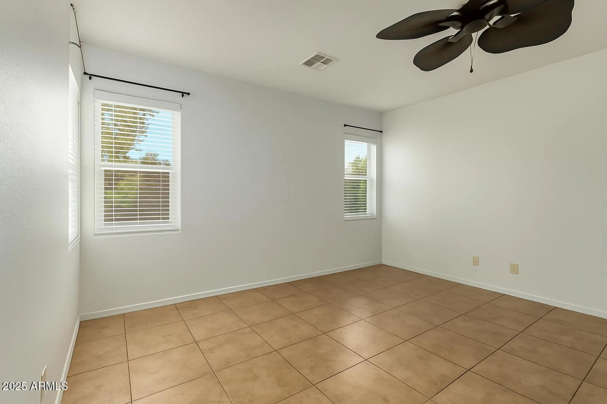 Property Slideshow image 17 of 47 | 1423 e peach tree dr, Chandler, AZ, 85249