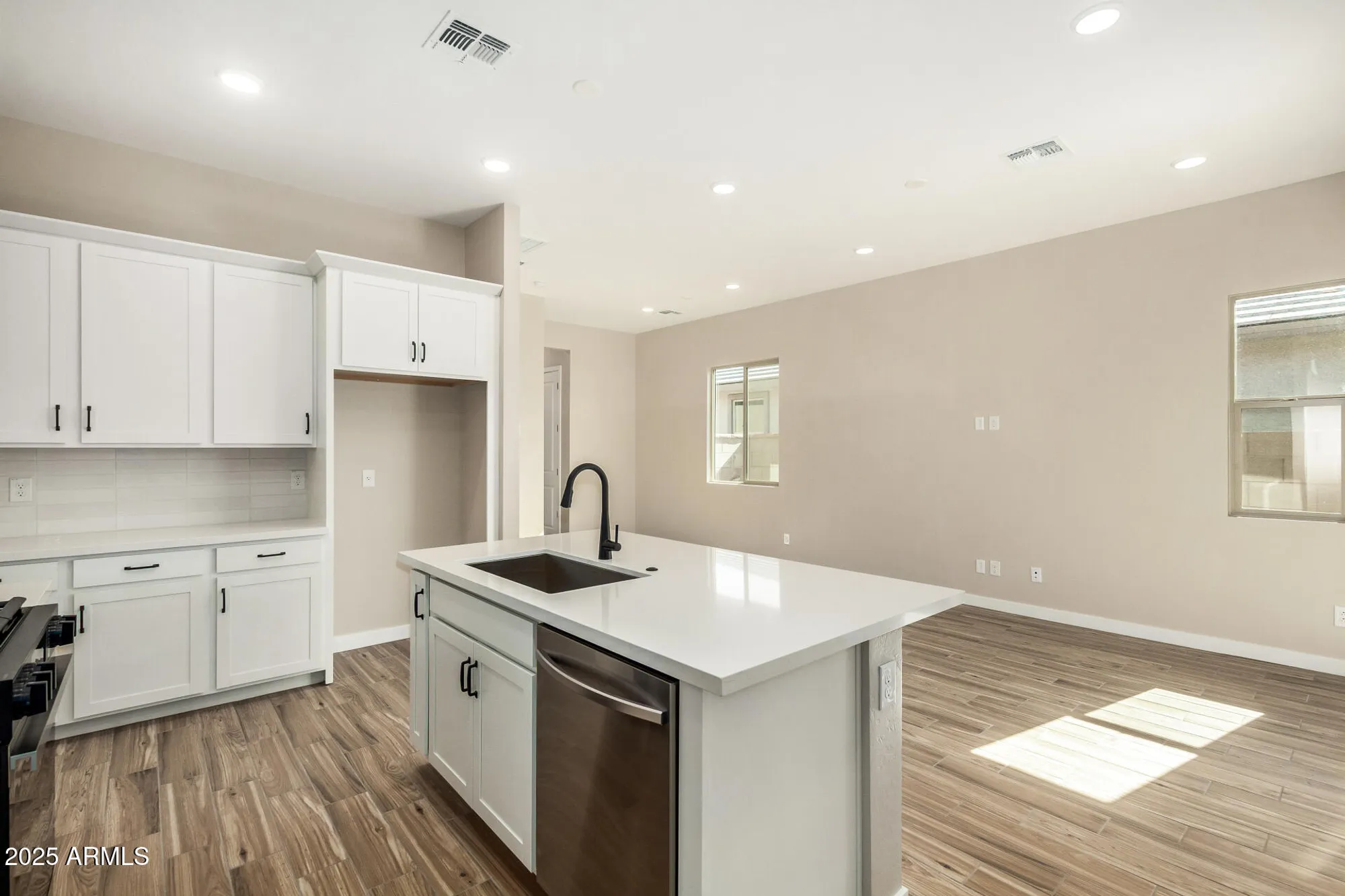 Property Slideshow image 13 of 29 | 5590 n 205th ln, Buckeye, AZ, 85396