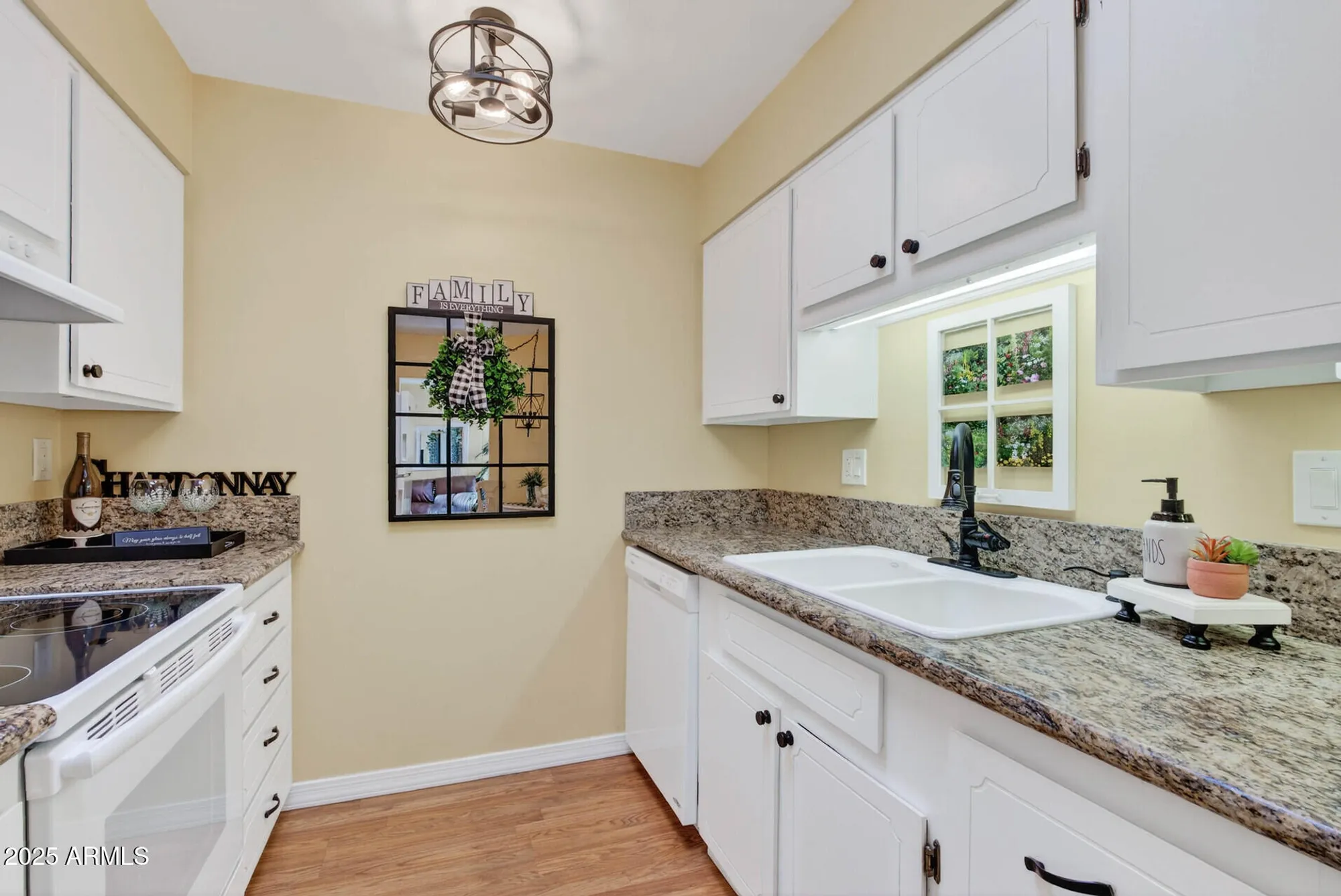 Property Slideshow image 12 of 41 | 13330 w stonebrook dr, Sun City West, AZ, 85375