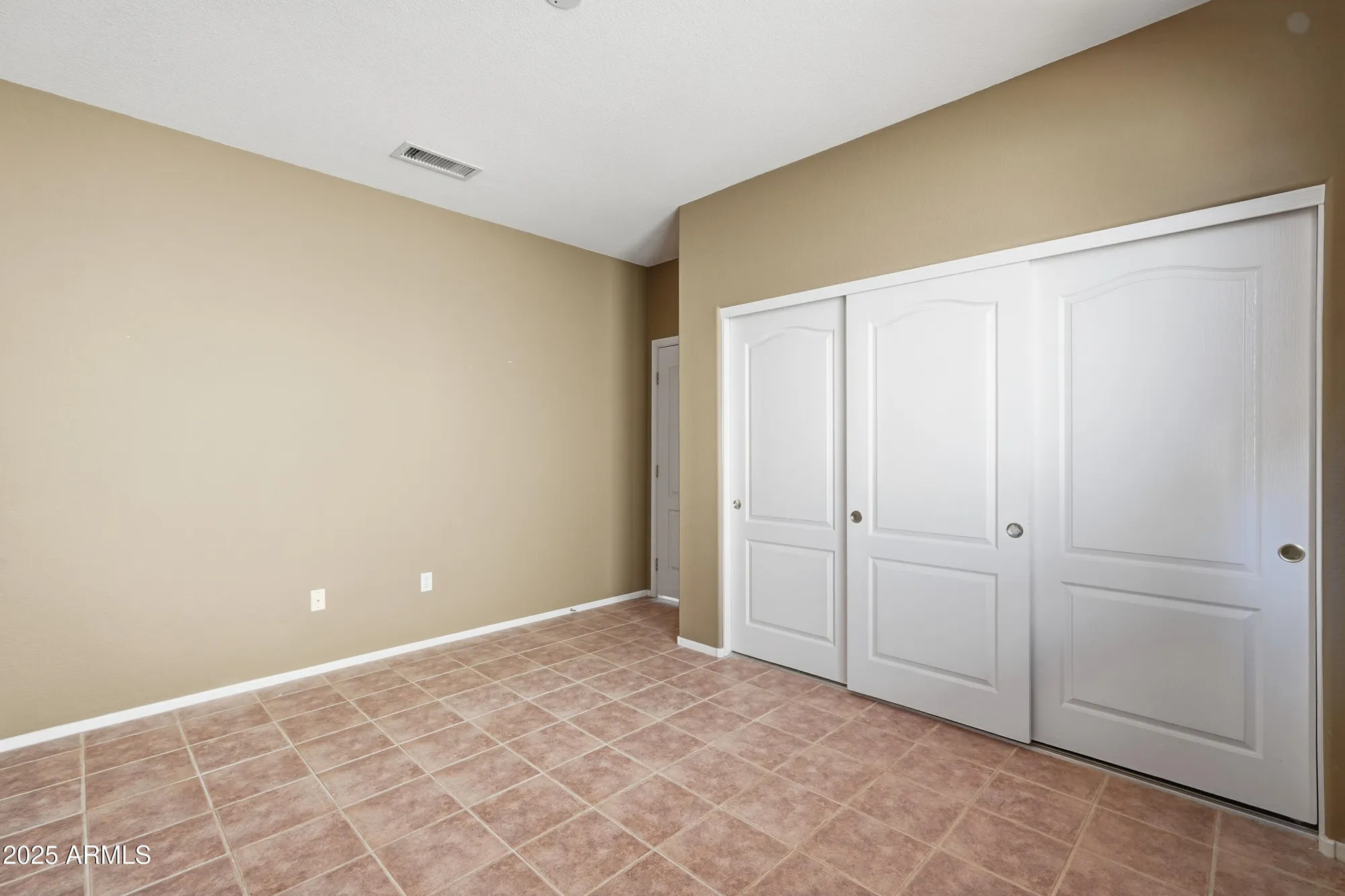 Property Slideshow image 20 of 27 | 17326 n escalante ln, Surprise, AZ, 85374