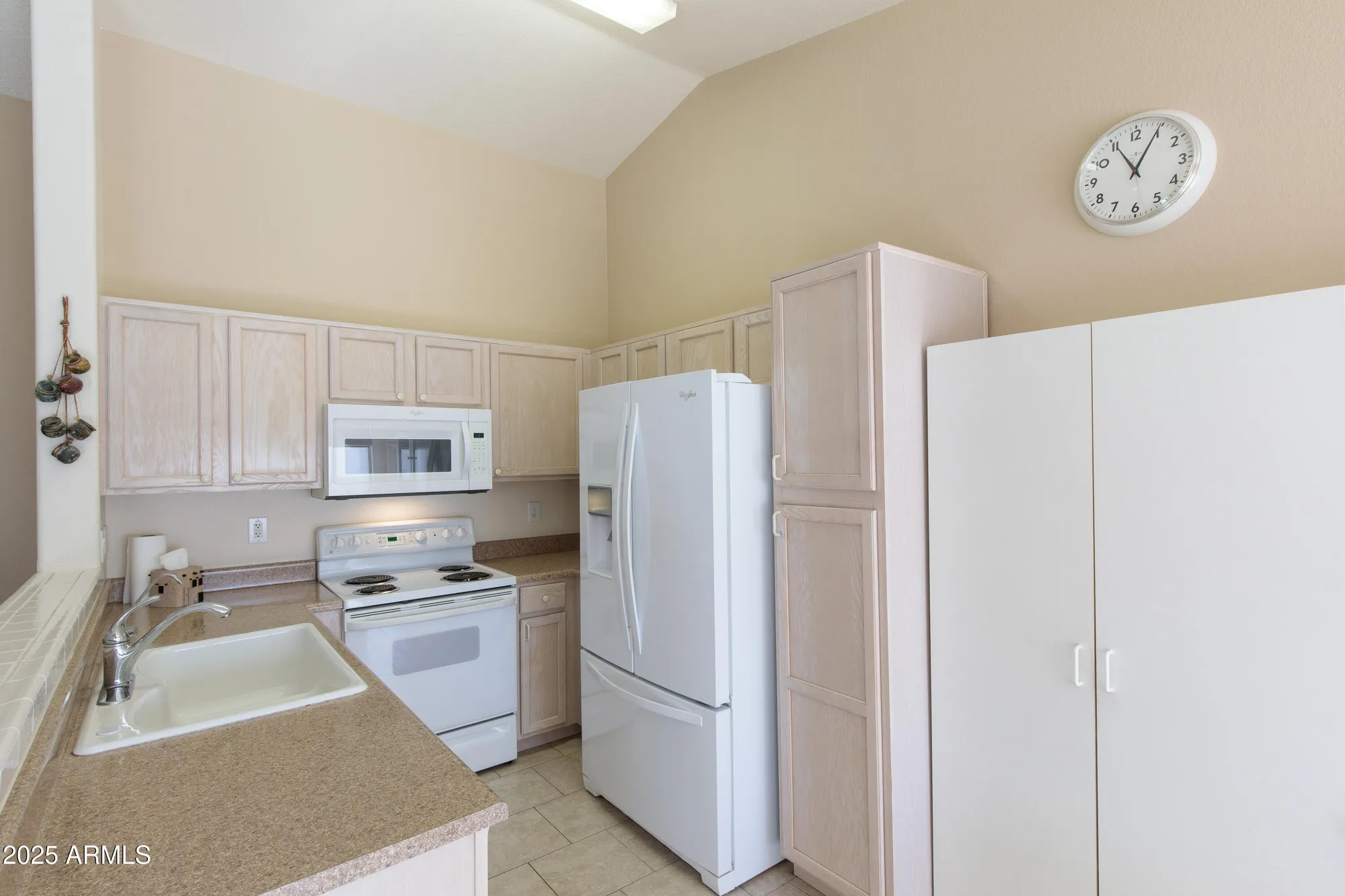 Property Slideshow image 7 of 46 | 1941 e kerby farms rd, Chandler, AZ, 85249