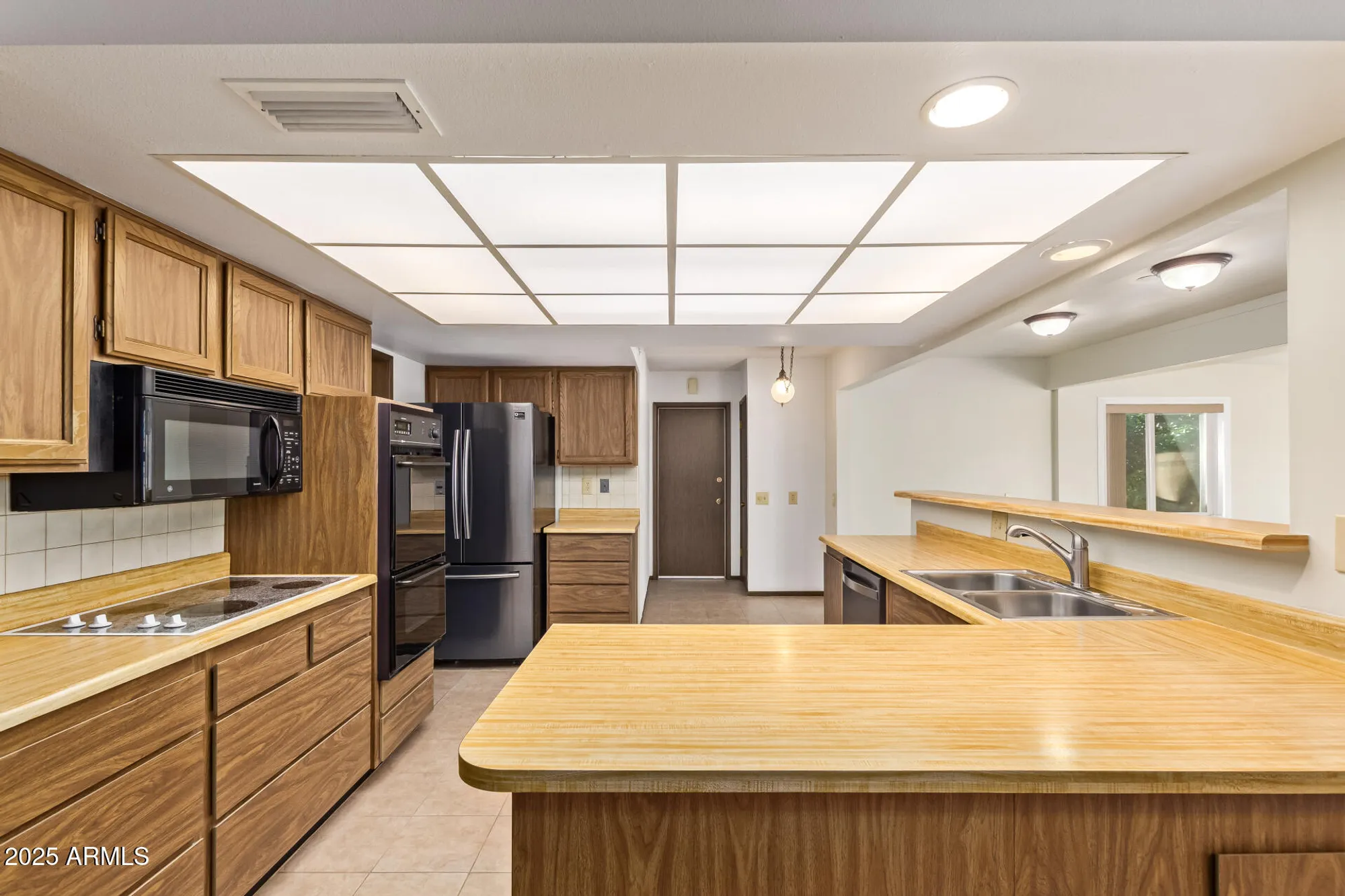 Property Slideshow image 14 of 33 | 17402 n lindgren ave, Sun City, AZ, 85373