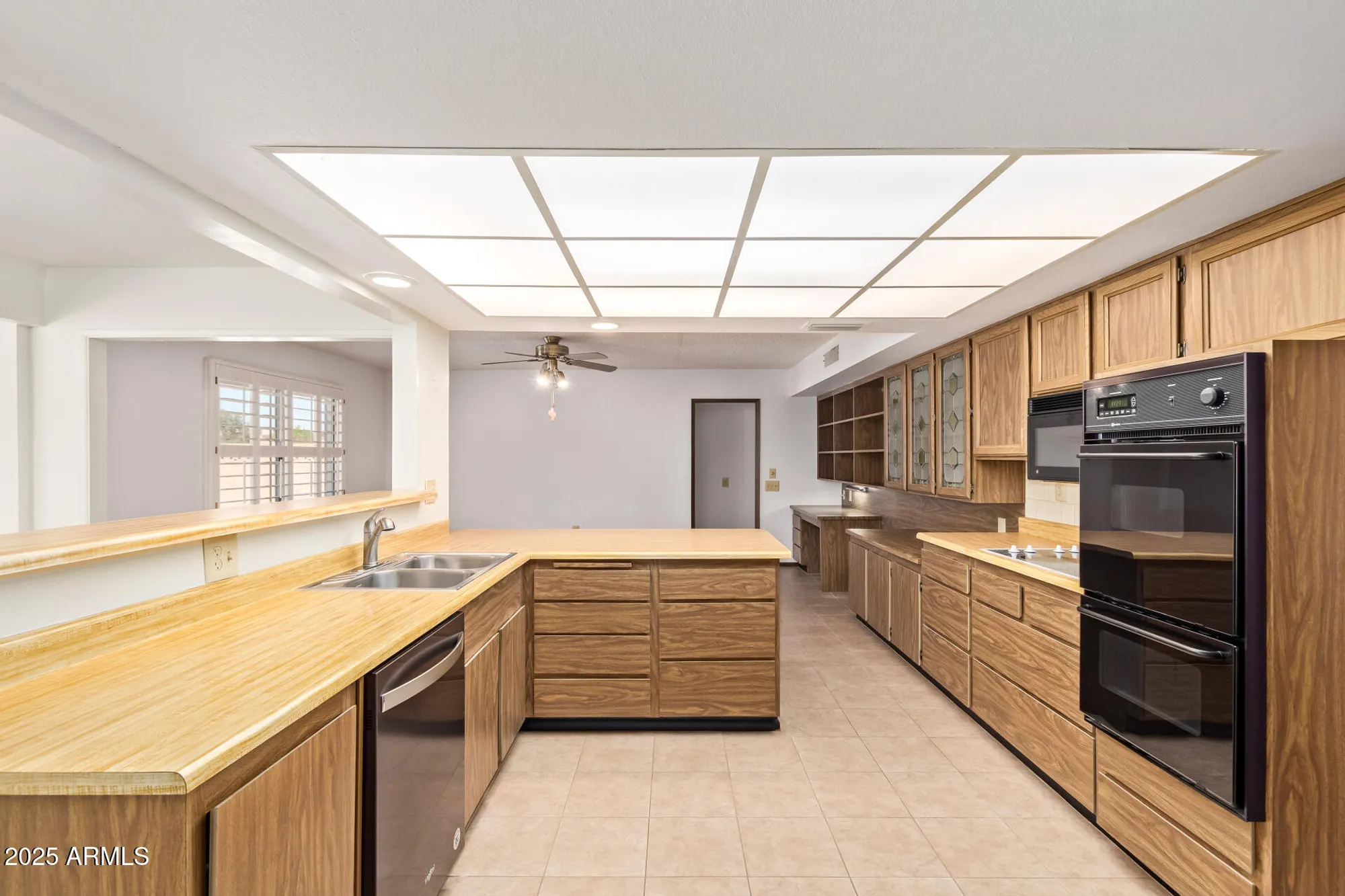 Property Slideshow image 17 of 33 | 17402 n lindgren ave, Sun City, AZ, 85373