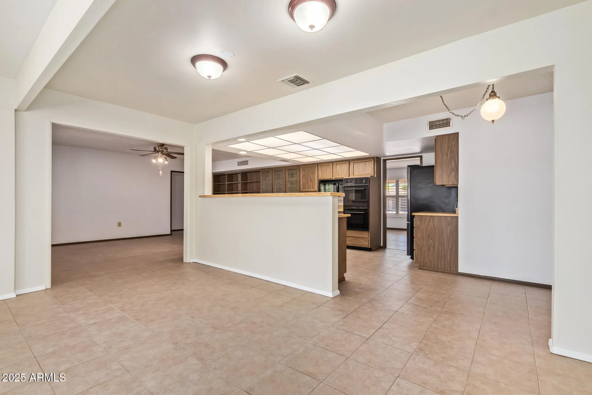 Property Slideshow image 18 of 33 | 17402 n lindgren ave, Sun City, AZ, 85373