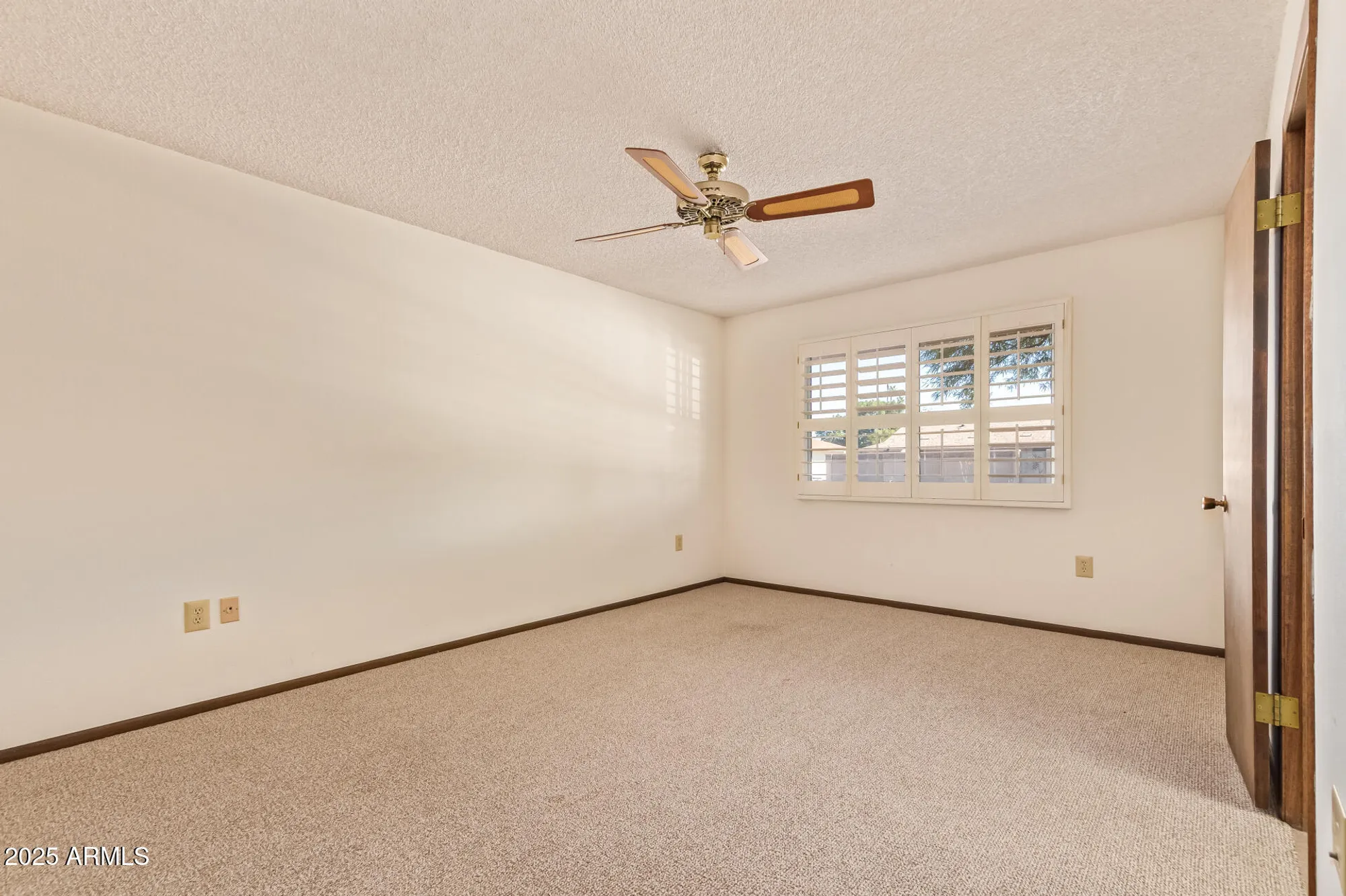 Property Slideshow image 19 of 33 | 17402 n lindgren ave, Sun City, AZ, 85373