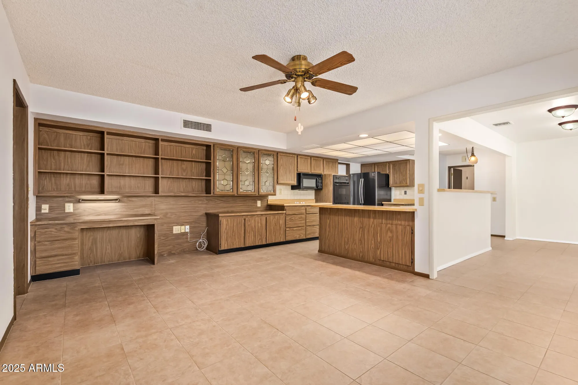 Property Slideshow image 13 of 33 | 17402 n lindgren ave, Sun City, AZ, 85373