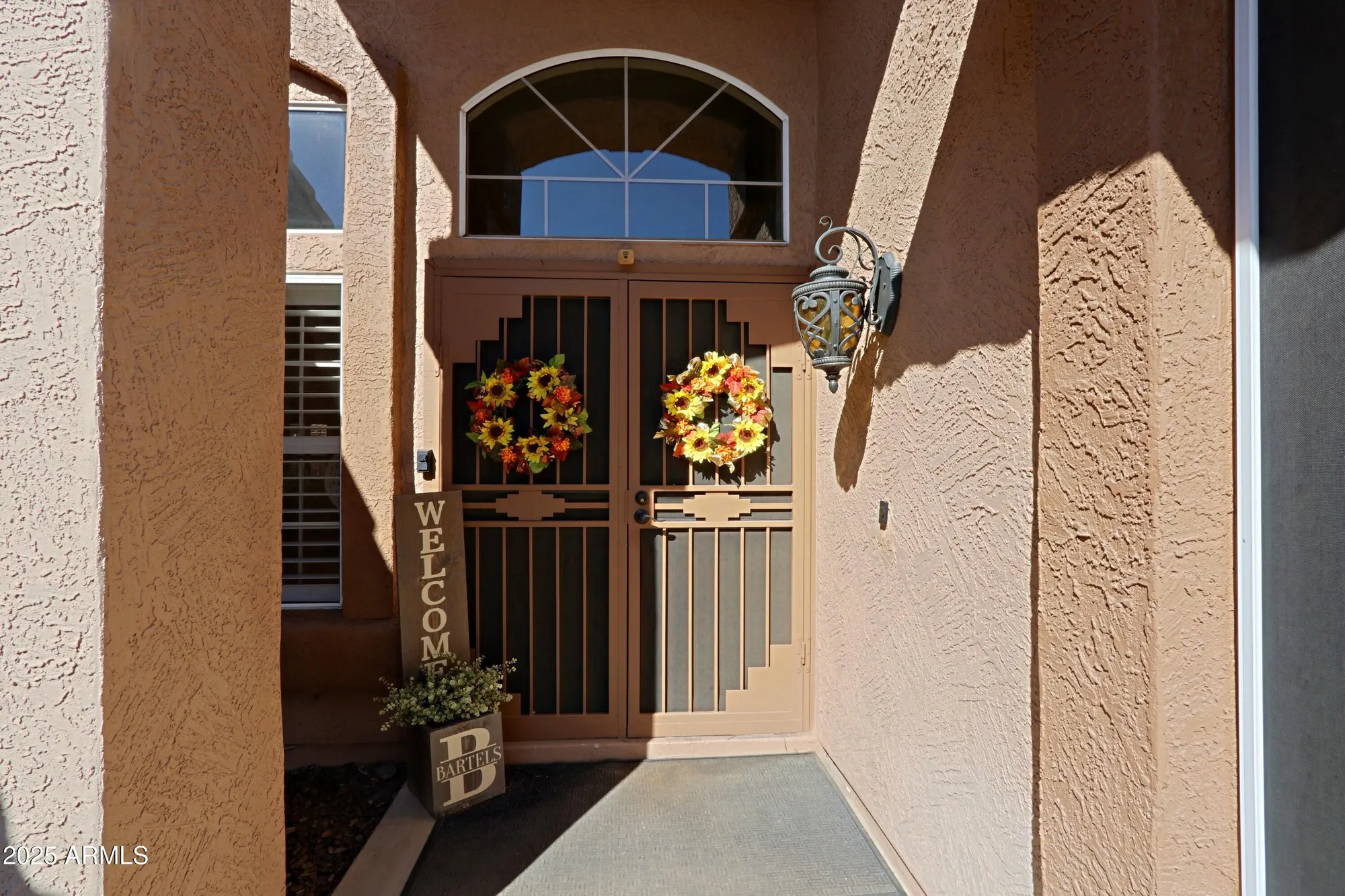 Property Slideshow image 2 of 94 | 8944 w topeka dr, Peoria, AZ, 85382