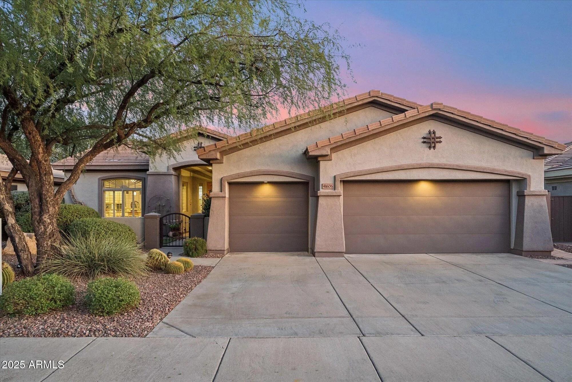 Property Slideshow image 1 of 36 | 41606 n emerald lake dr, Anthem, AZ, 85086