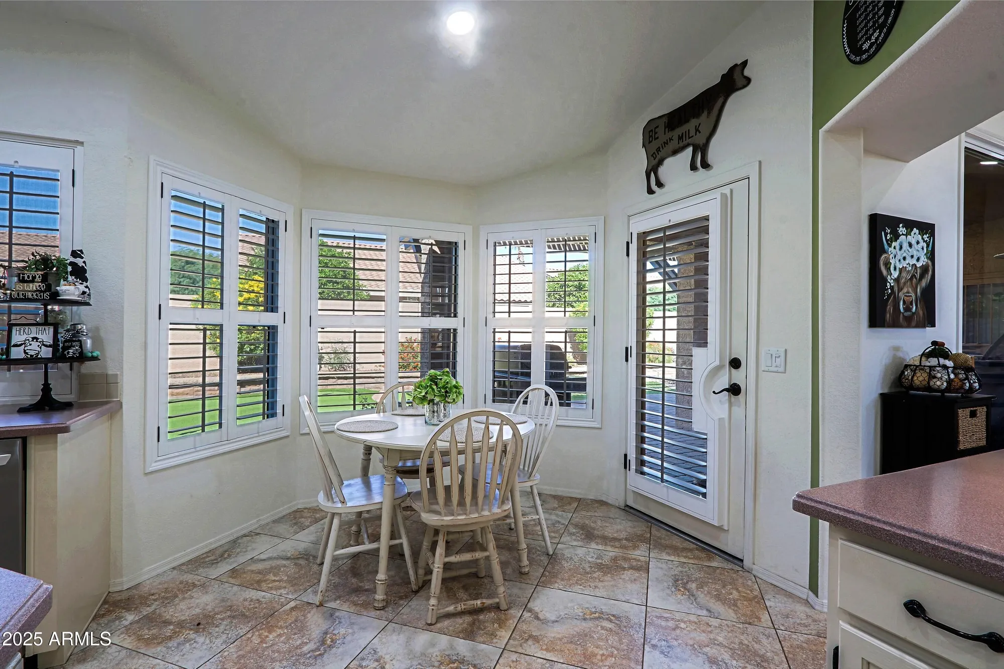 Property Slideshow image 17 of 94 | 8944 w topeka dr, Peoria, AZ, 85382