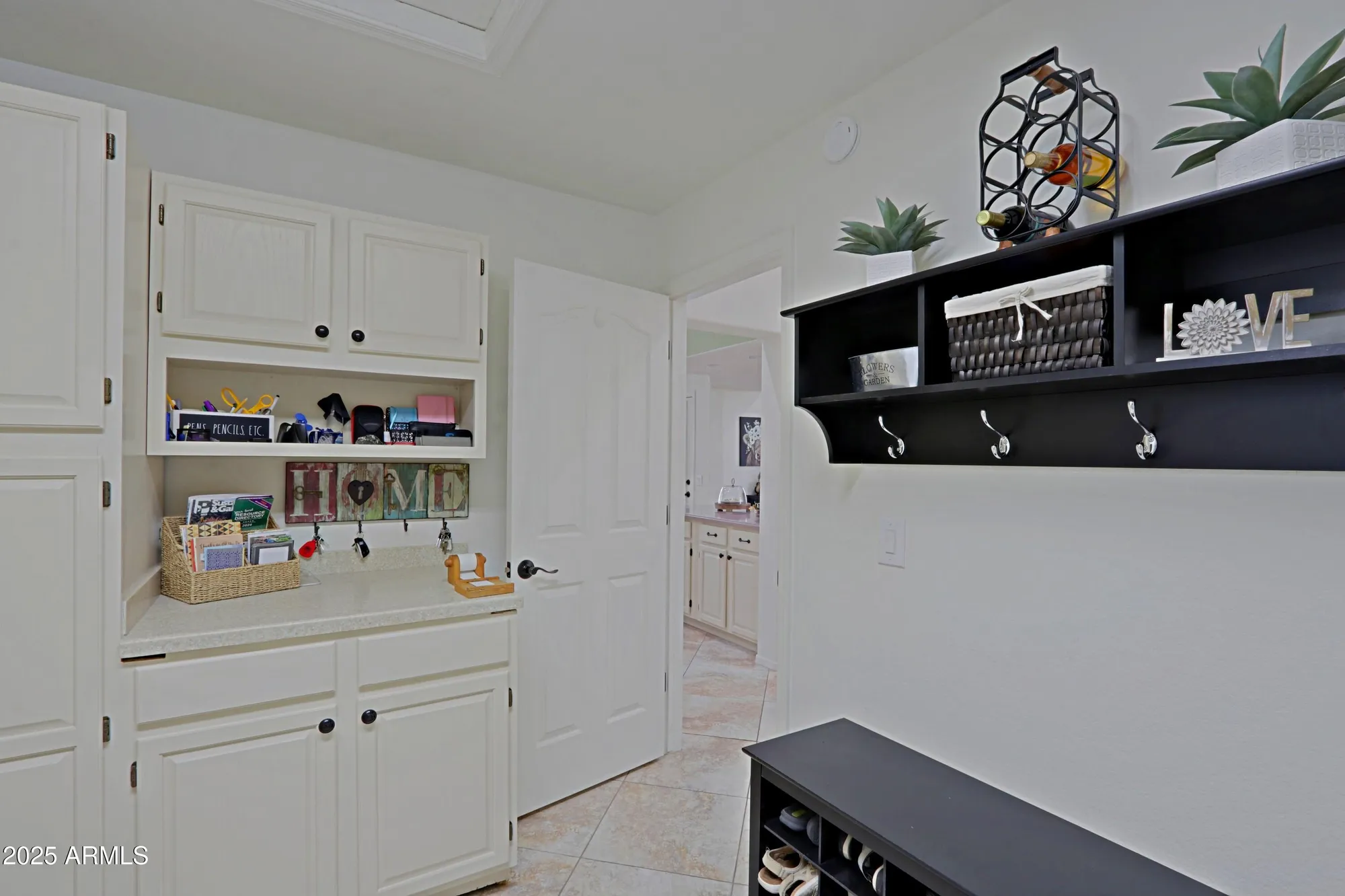 Property Slideshow image 19 of 94 | 8944 w topeka dr, Peoria, AZ, 85382