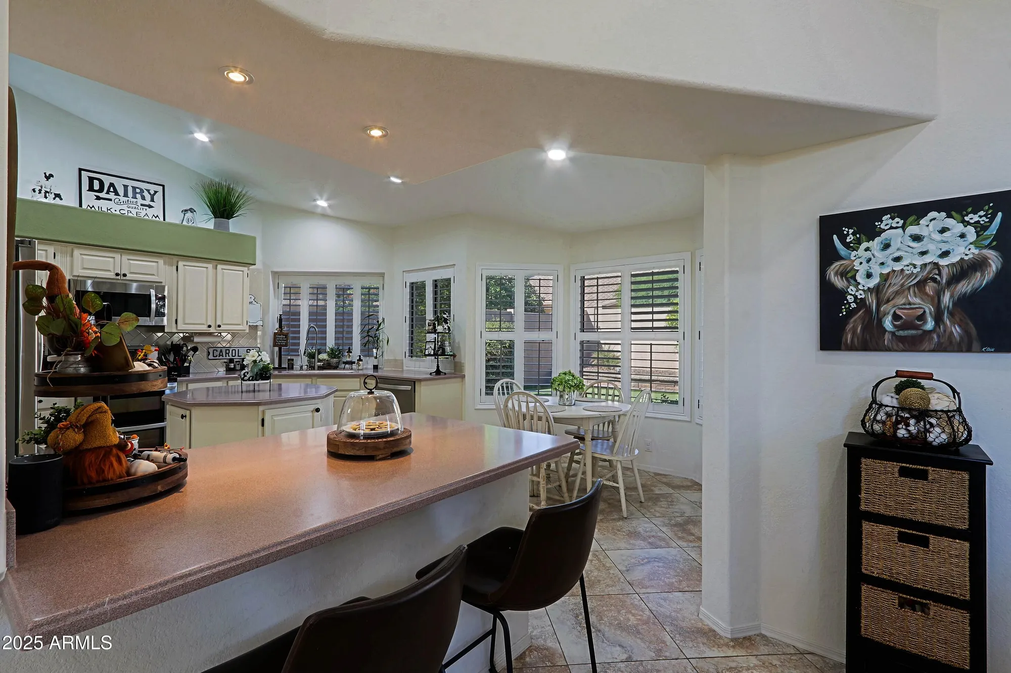 Property Slideshow image 11 of 94 | 8944 w topeka dr, Peoria, AZ, 85382