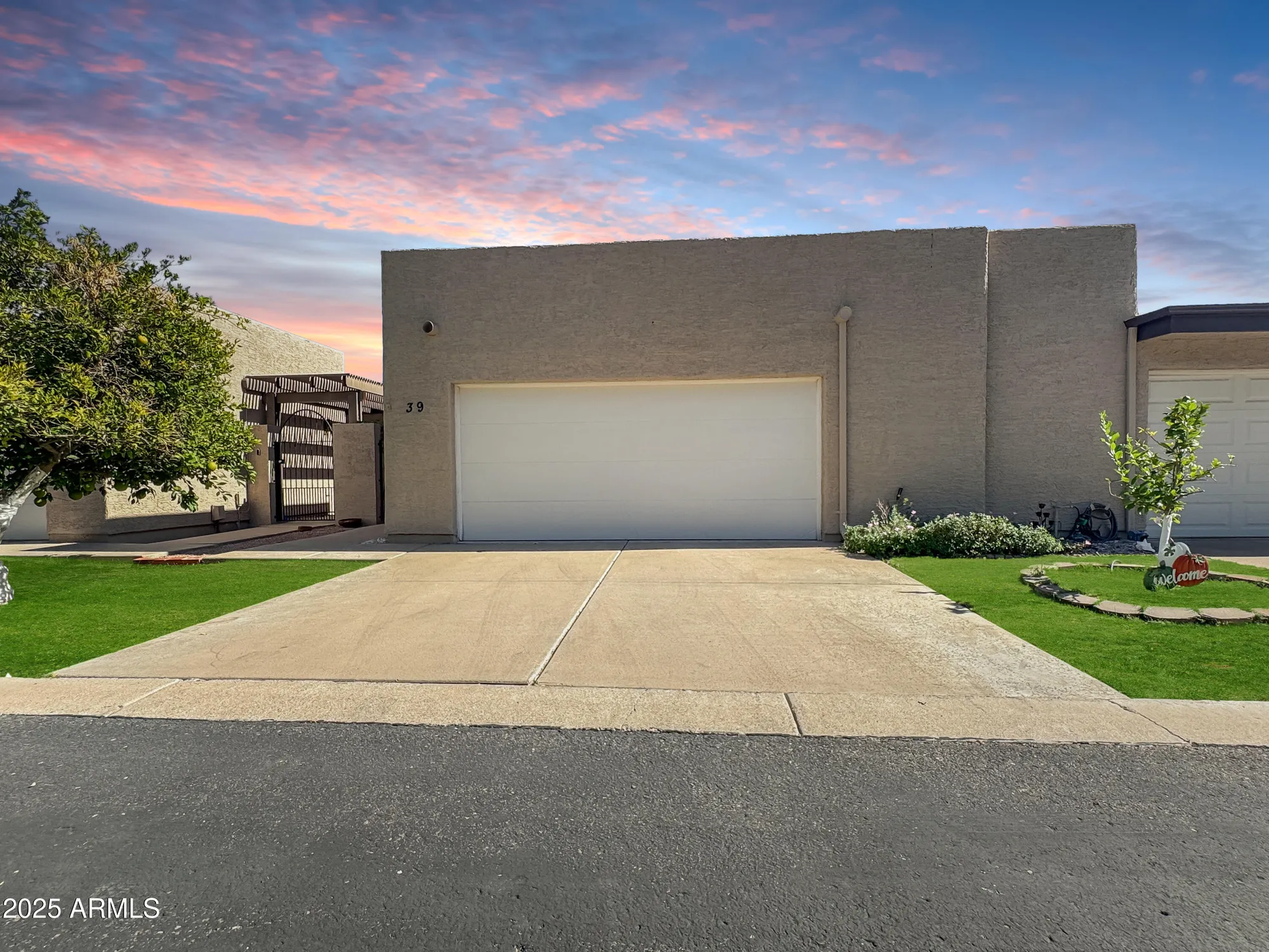 Property Slideshow image 1 of 18 | 3345 e university dr 39, Mesa, AZ, 85213