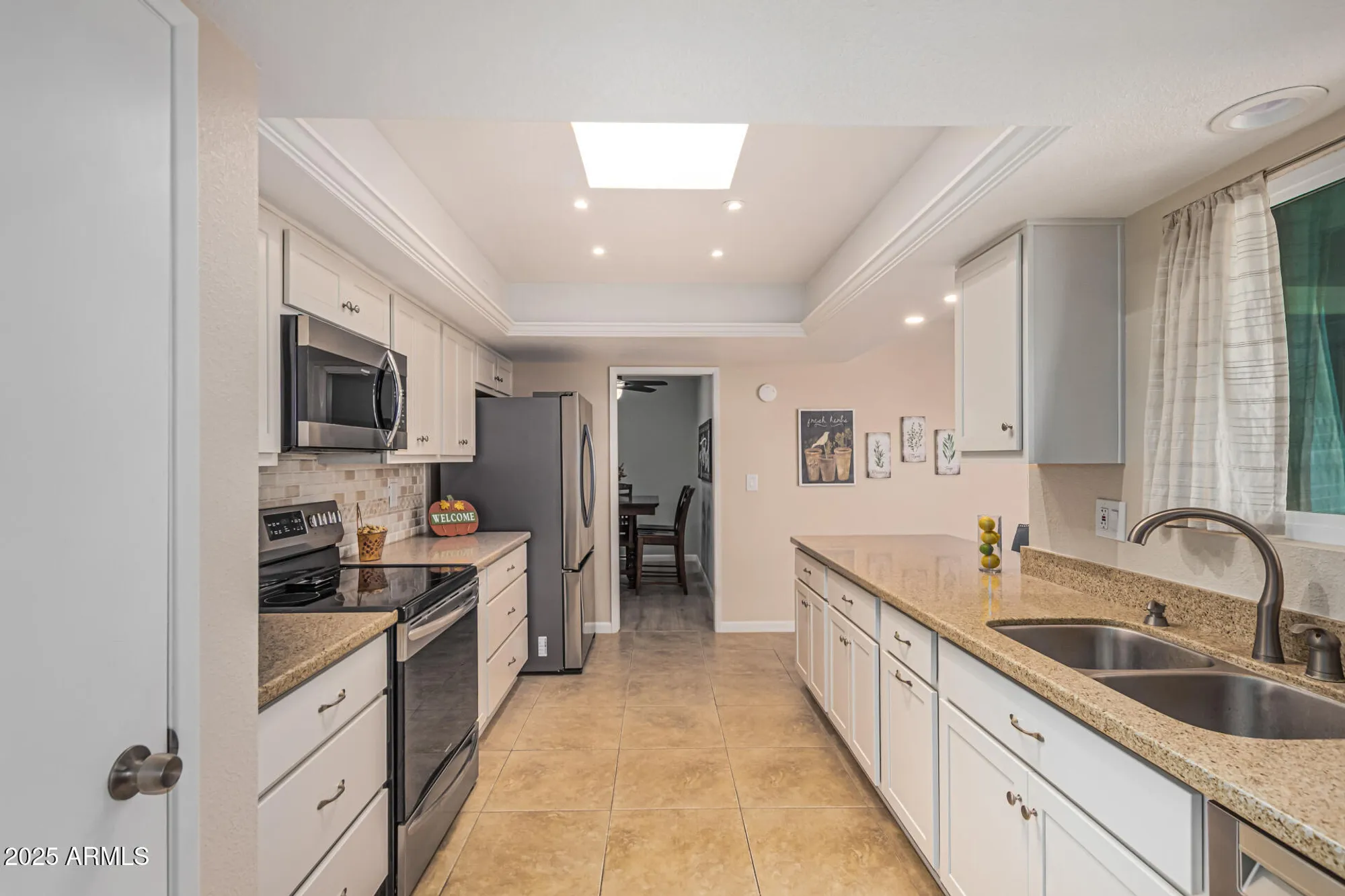 Property Slideshow image 9 of 40 | 10406 w el capitan cir, Sun City, AZ, 85351