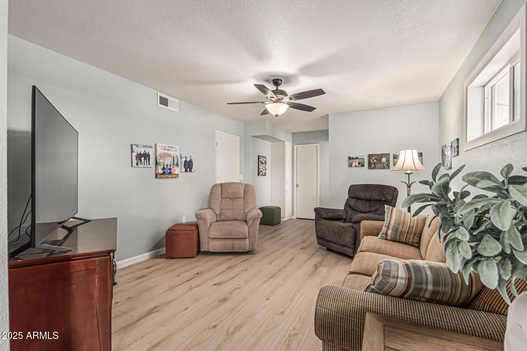 Property Slideshow image 19 of 40 | 10406 w el capitan cir, Sun City, AZ, 85351