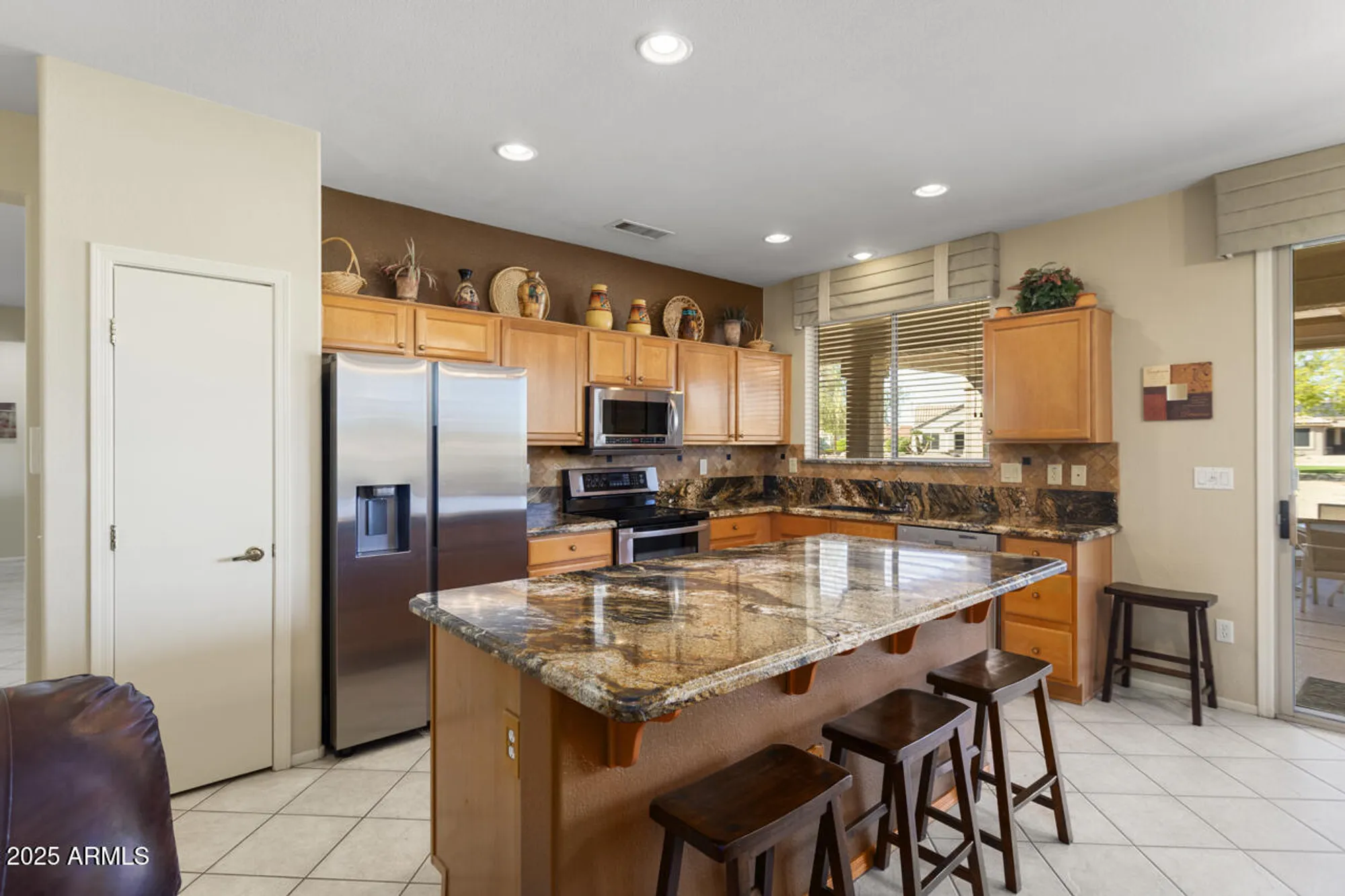 Property Slideshow image 15 of 59 | 17802 n bridle ln, Surprise, AZ, 85374