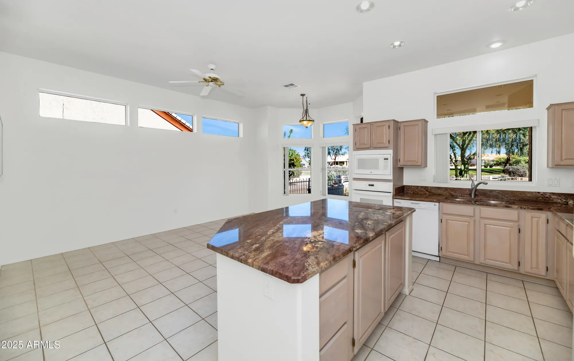 Property Slideshow image 7 of 36 | 22725 n dusty trail blvd, Sun City West, AZ, 85375