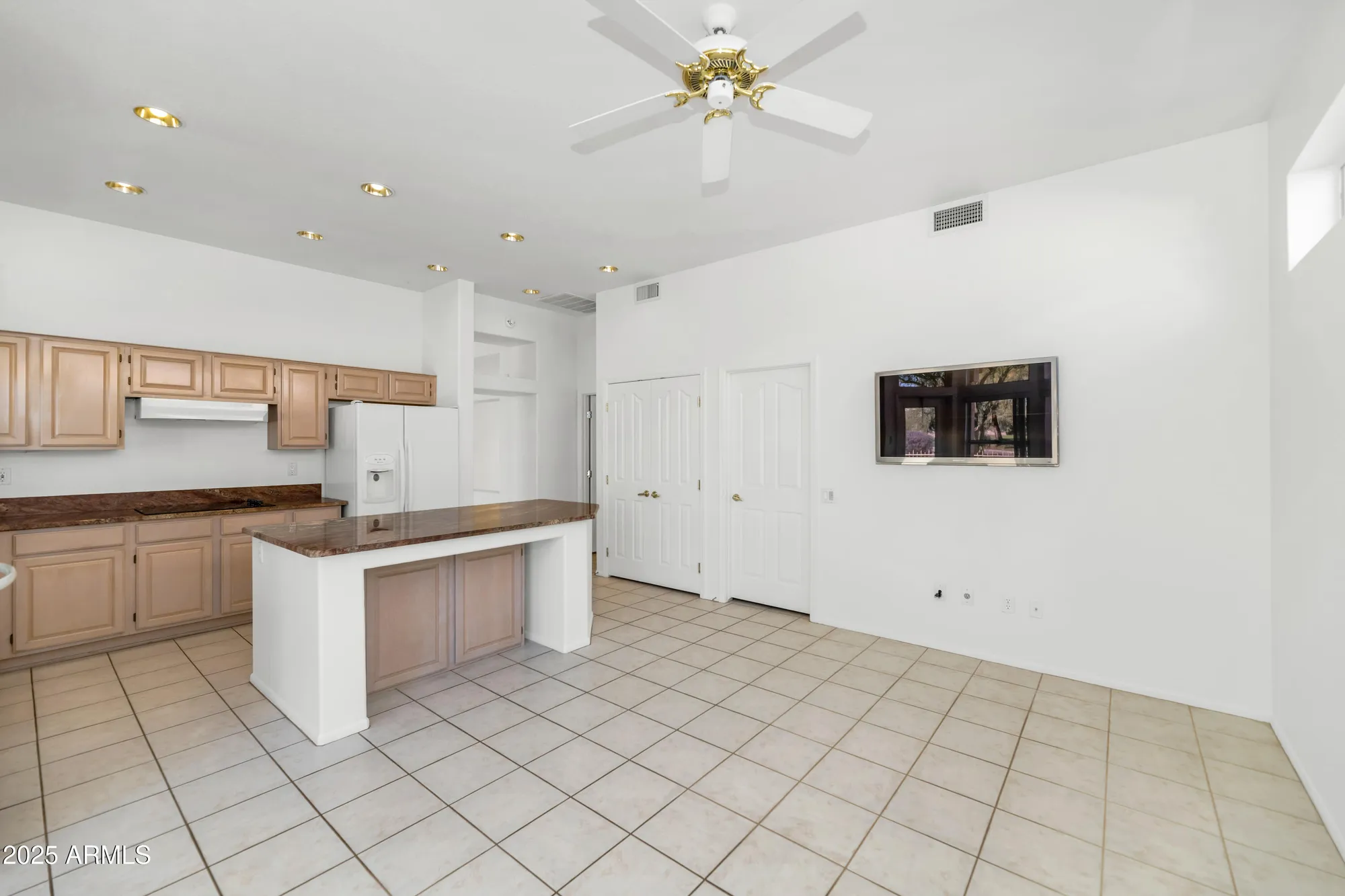 Property Slideshow image 11 of 36 | 22725 n dusty trail blvd, Sun City West, AZ, 85375