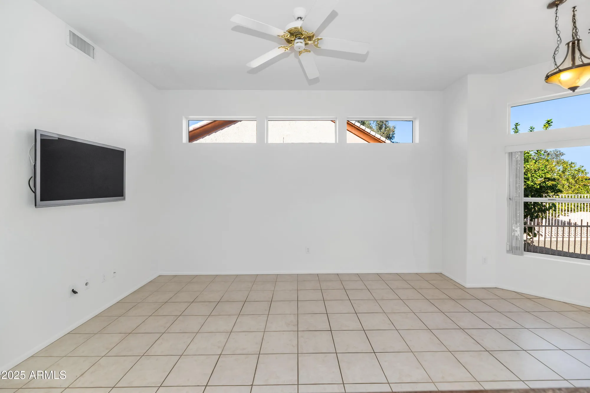 Property Slideshow image 10 of 36 | 22725 n dusty trail blvd, Sun City West, AZ, 85375