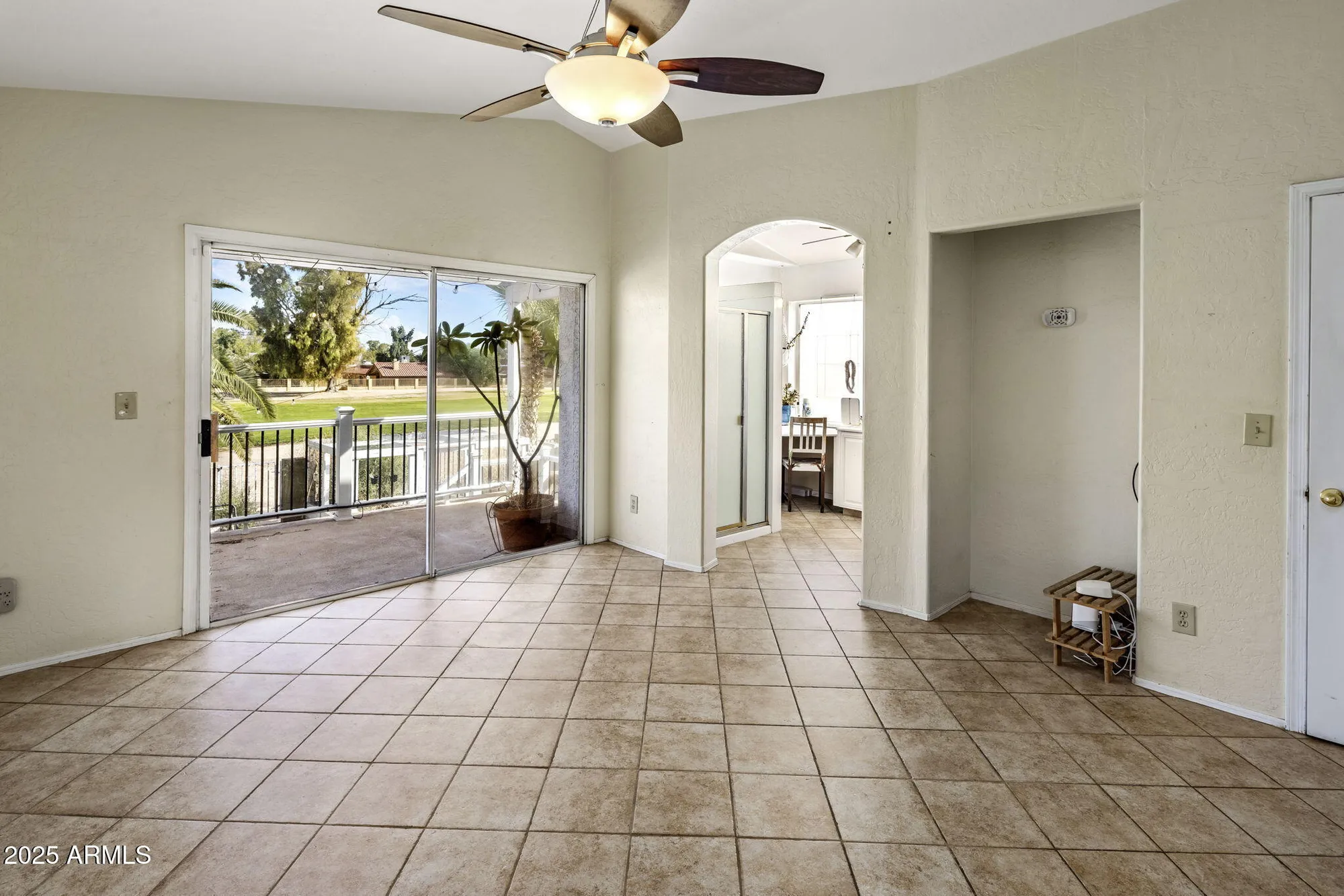 Property Slideshow image 9 of 33 | 11639 s 46th st, Phoenix, AZ, 85044