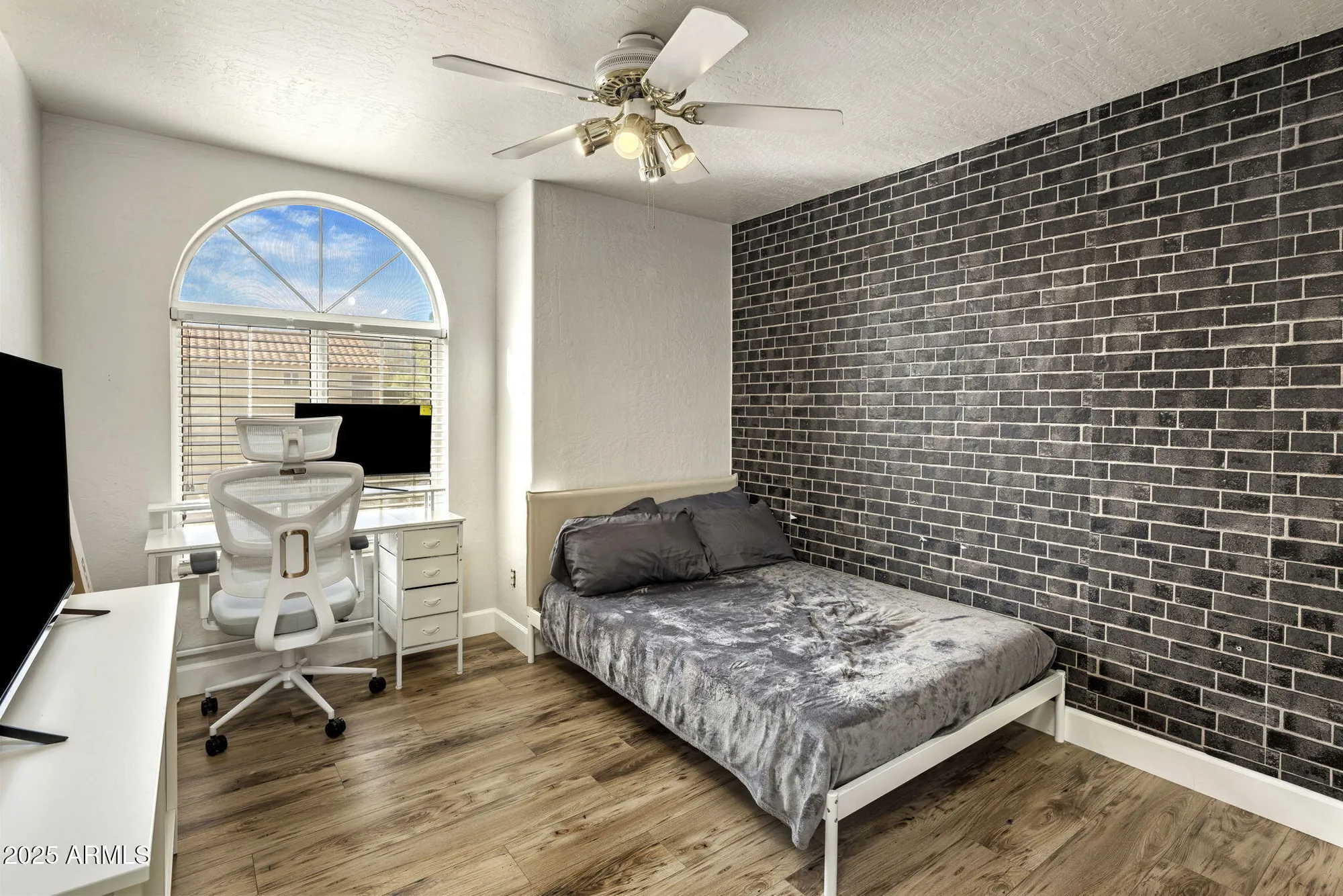 Property Slideshow image 13 of 33 | 11639 s 46th st, Phoenix, AZ, 85044
