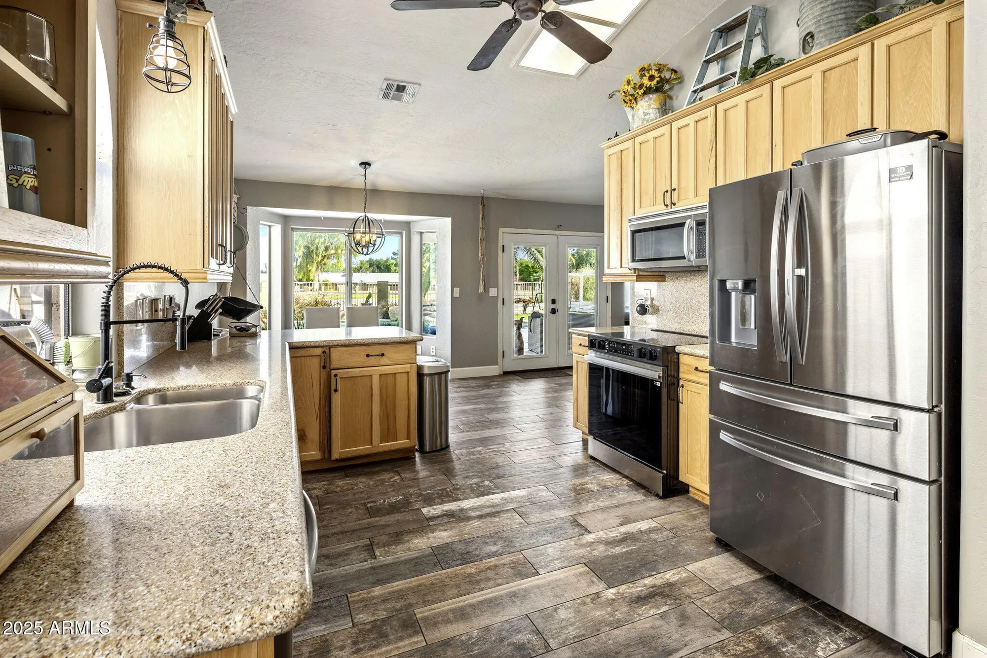 Property Slideshow image 5 of 33 | 11639 s 46th st, Phoenix, AZ, 85044