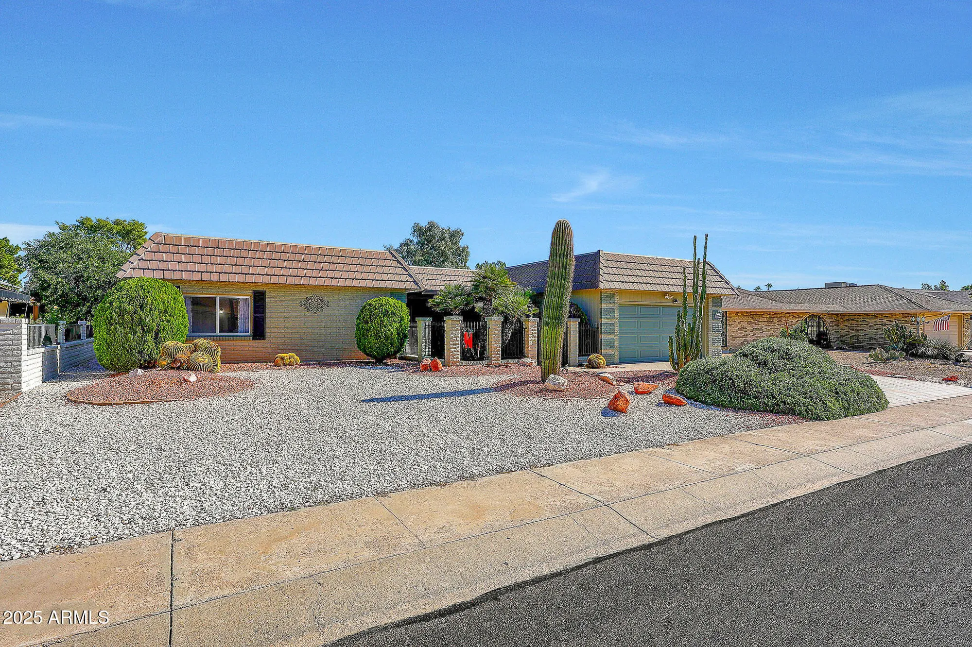 Property Slideshow image 8 of 74 | 17427 n lindgren ave, Sun City, AZ, 85373