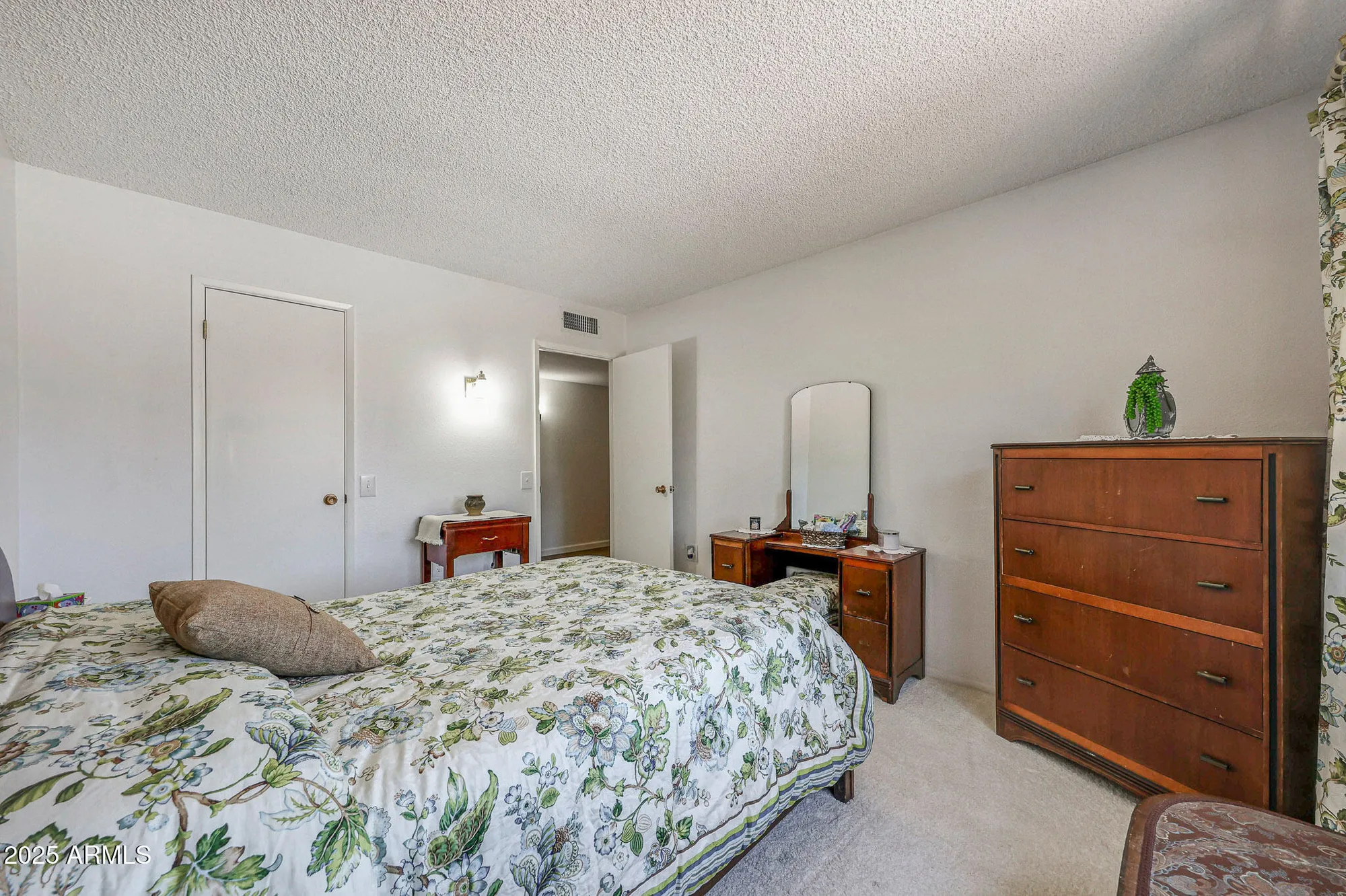 Property Slideshow image 15 of 74 | 17427 n lindgren ave, Sun City, AZ, 85373