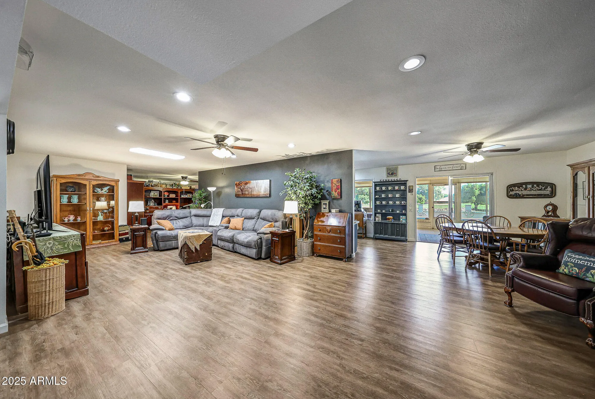 Property Slideshow image 31 of 74 | 17427 n lindgren ave, Sun City, AZ, 85373