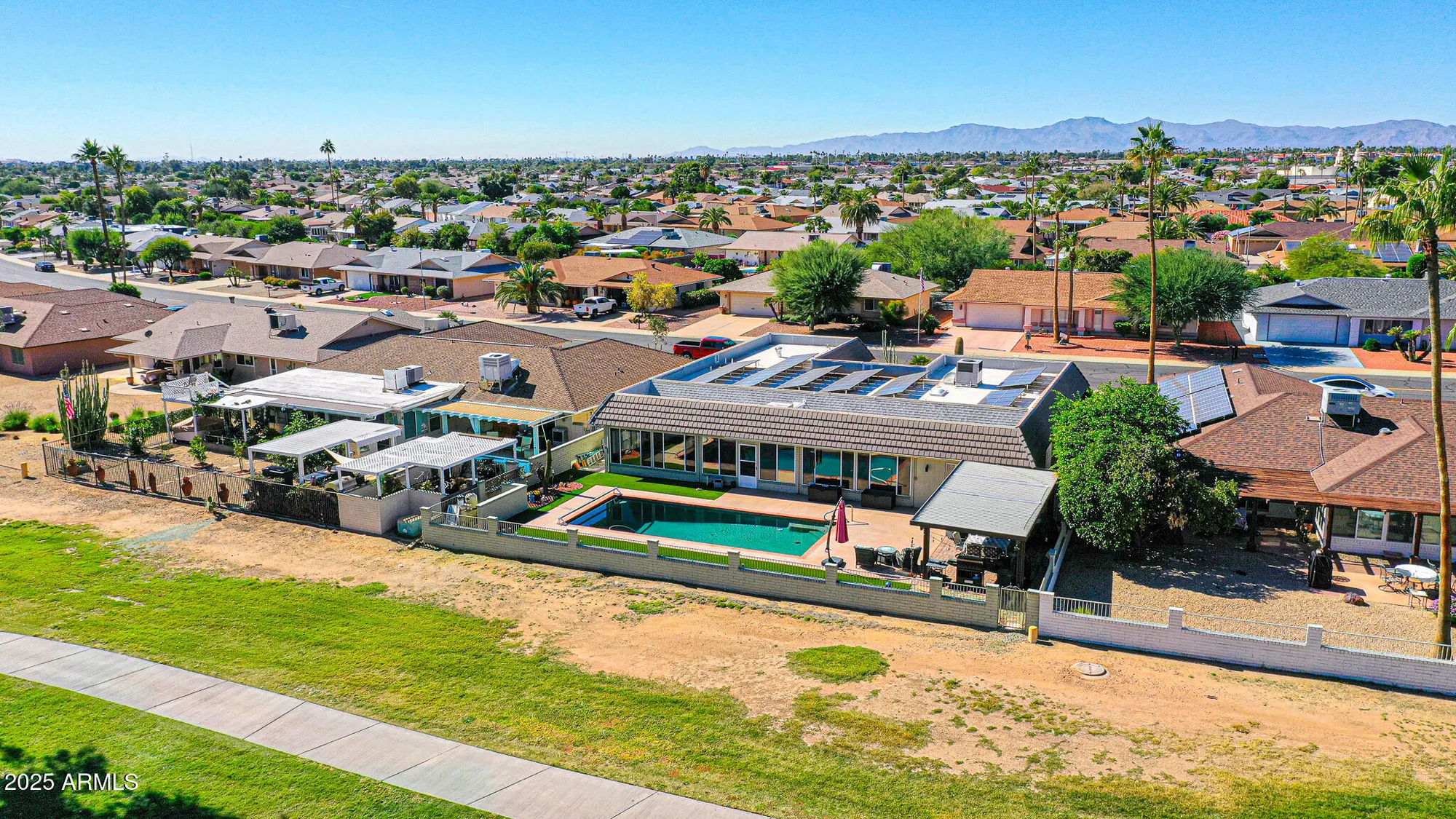 Property Slideshow image 70 of 74 | 17427 n lindgren ave, Sun City, AZ, 85373