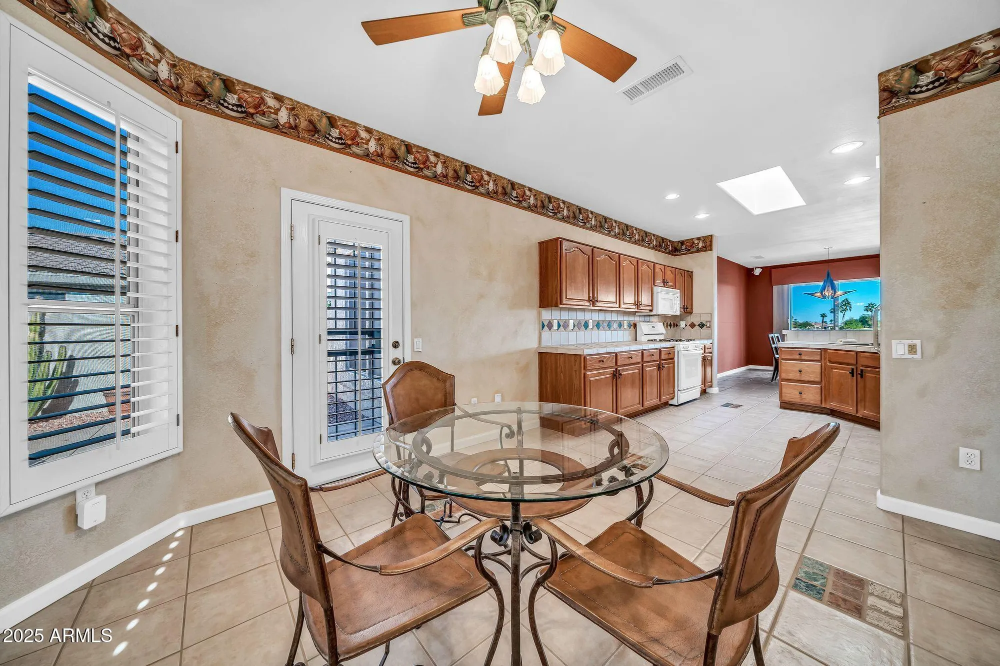 Property Slideshow image 7 of 31 | 20239 n shadow mountain dr, Surprise, AZ, 85374