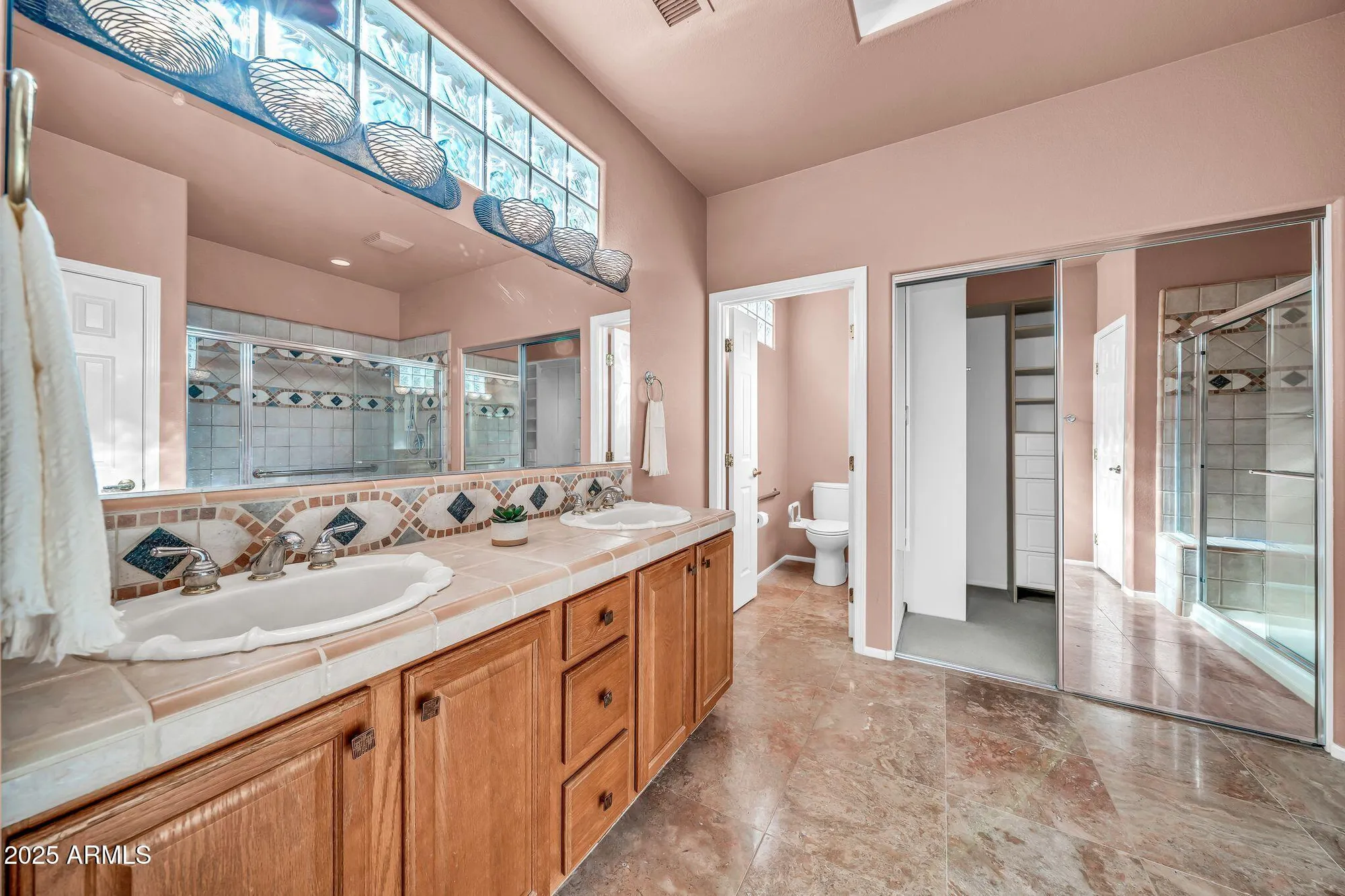 Property Slideshow image 16 of 31 | 20239 n shadow mountain dr, Surprise, AZ, 85374