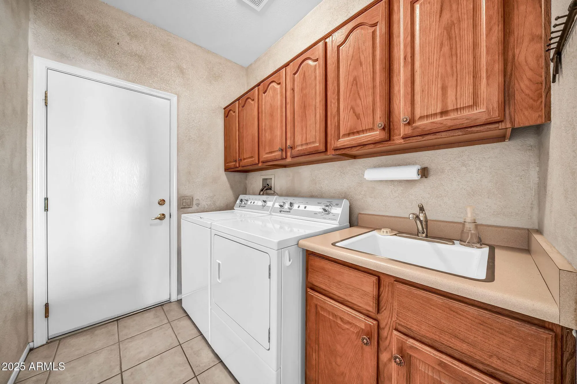 Property Slideshow image 24 of 31 | 20239 n shadow mountain dr, Surprise, AZ, 85374