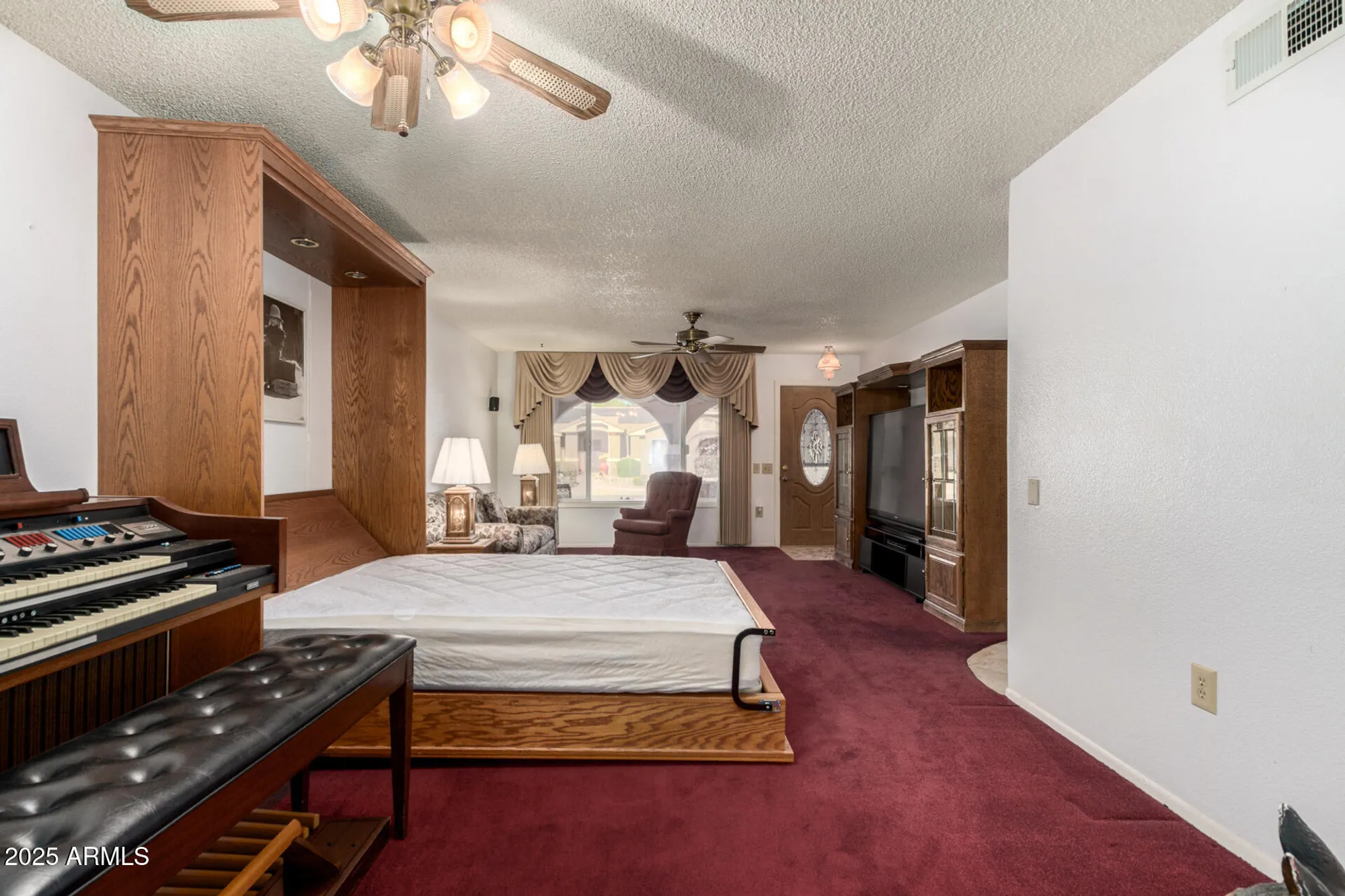 Property Slideshow image 15 of 34 | 9723 w wrangler dr, Sun City, AZ, 85373