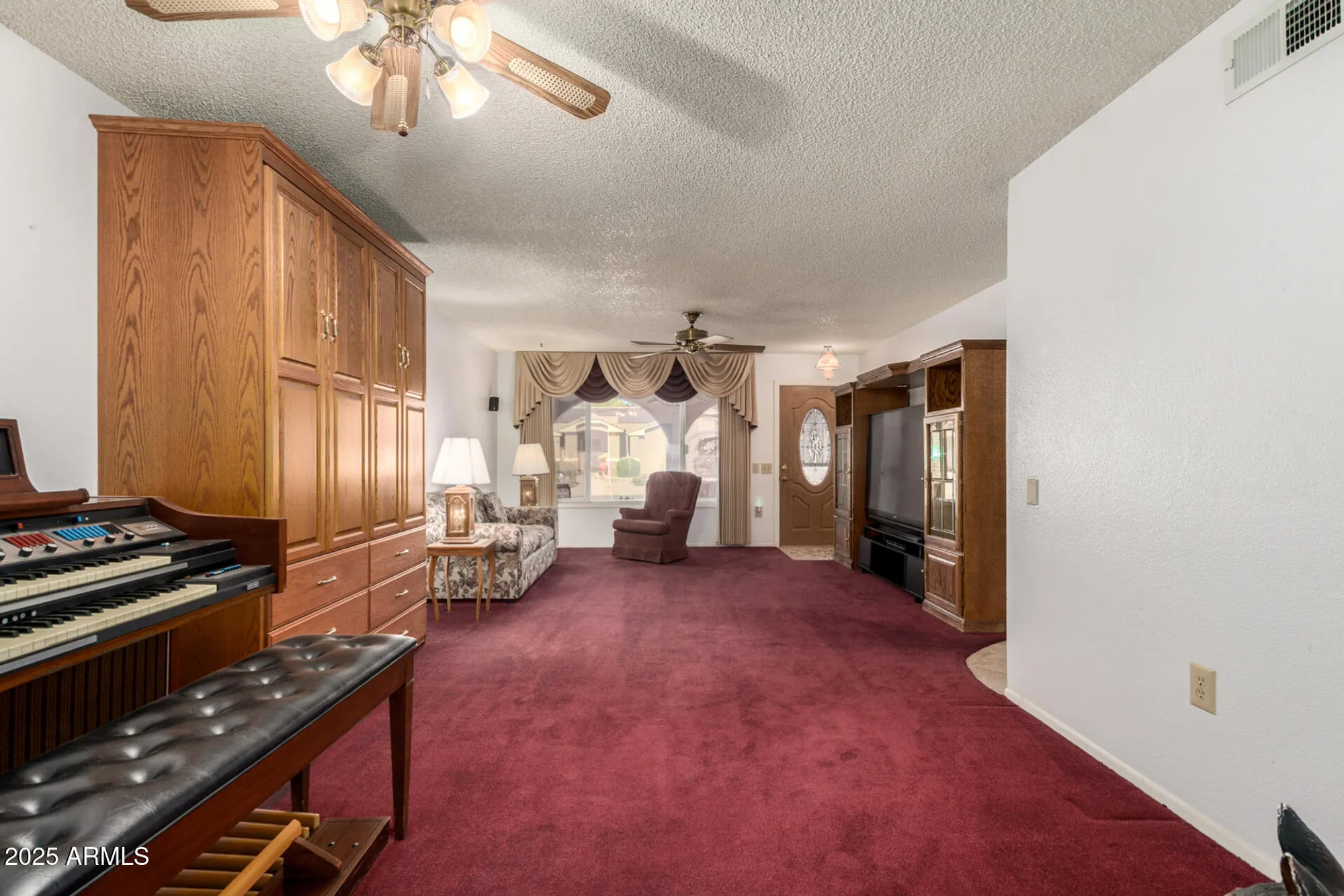 Property Slideshow image 16 of 34 | 9723 w wrangler dr, Sun City, AZ, 85373